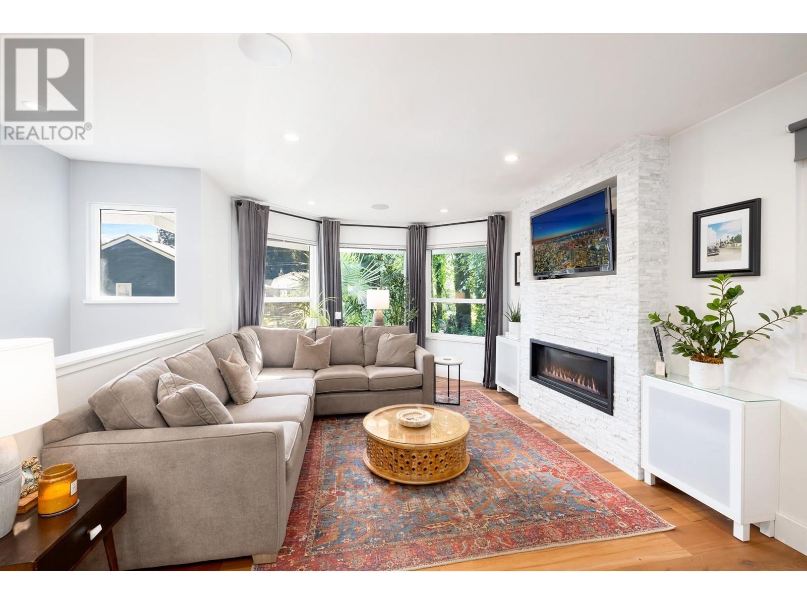 621 Seymour Court, North Vancouver, British Columbia  V7J 3S7 - Photo 4 - R2827970
