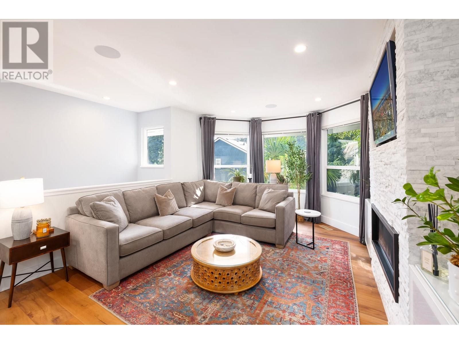 621 Seymour Court, North Vancouver, British Columbia  V7J 3S7 - Photo 5 - R2827970