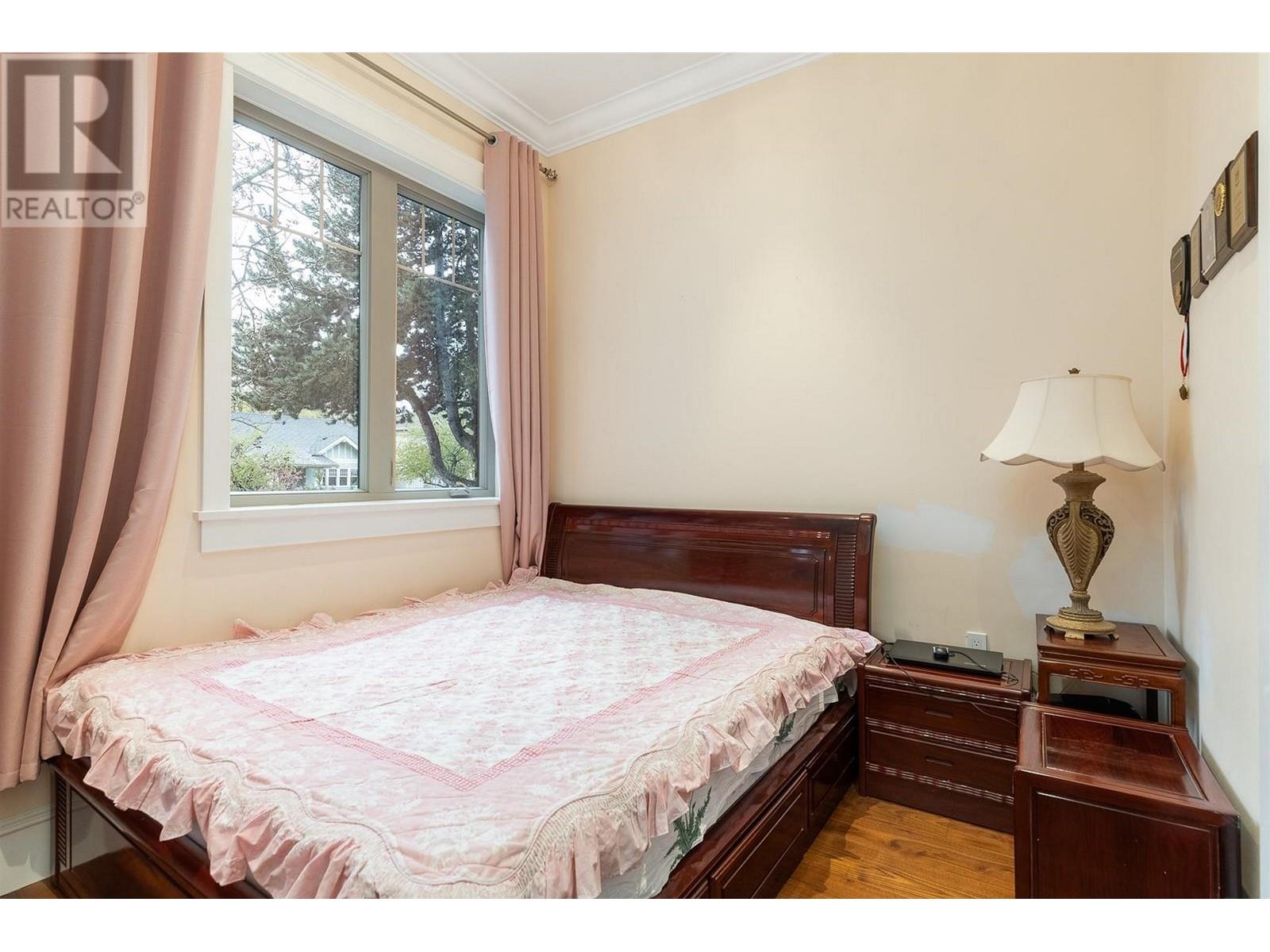 Listing Picture 10 of 18 : 2237 W 37TH AVENUE, Vancouver / 溫哥華 - 魯藝地產 Yvonne Lu Group - MLS Medallion Club Member
