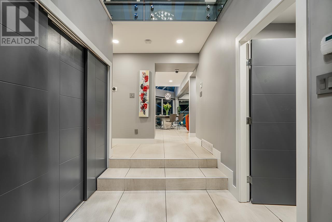 3722 Southridge Place, West Vancouver, British Columbia  V7V 3H8 - Photo 2 - R2827999