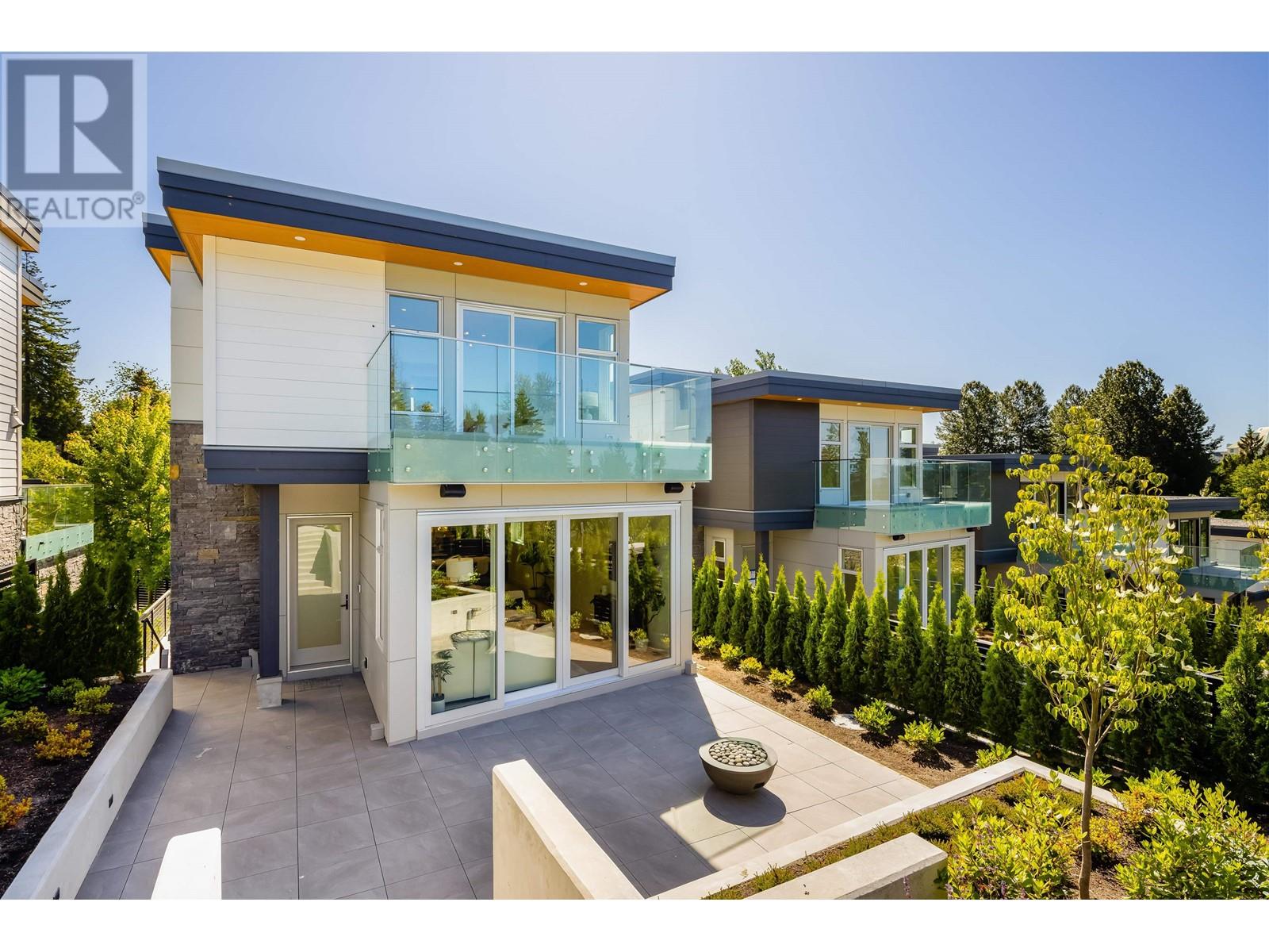 584 Arthur Erickson Place, West Vancouver, British Columbia  V7T 1J1 - Photo 3 - R2828004