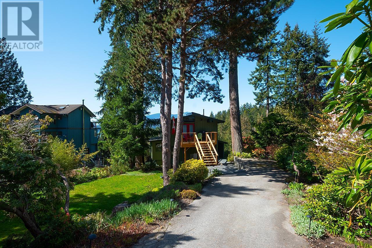 1616 Whitesails Drive, Bowen Island, British Columbia  V0N 1G2 - Photo 3 - R2828006