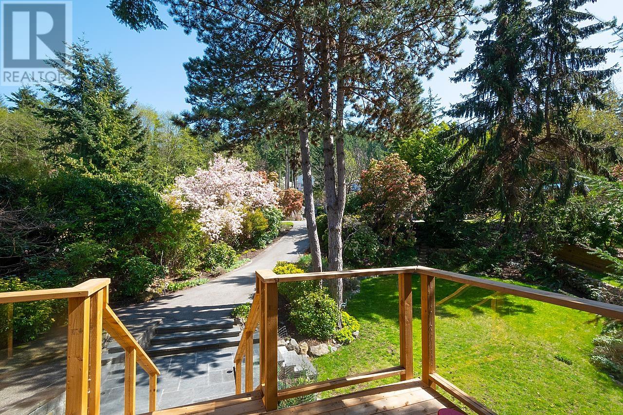 1616 Whitesails Drive, Bowen Island, British Columbia  V0N 1G2 - Photo 7 - R2828006