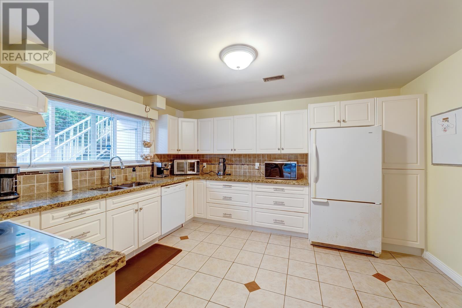 5240 Ranger Avenue, North Vancouver, British Columbia  V7R 3M6 - Photo 22 - R2827998