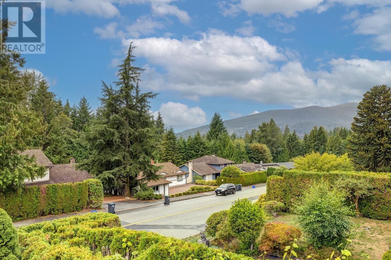 5240 Ranger Avenue, North Vancouver, British Columbia  V7R 3M6 - Photo 33 - R2827998