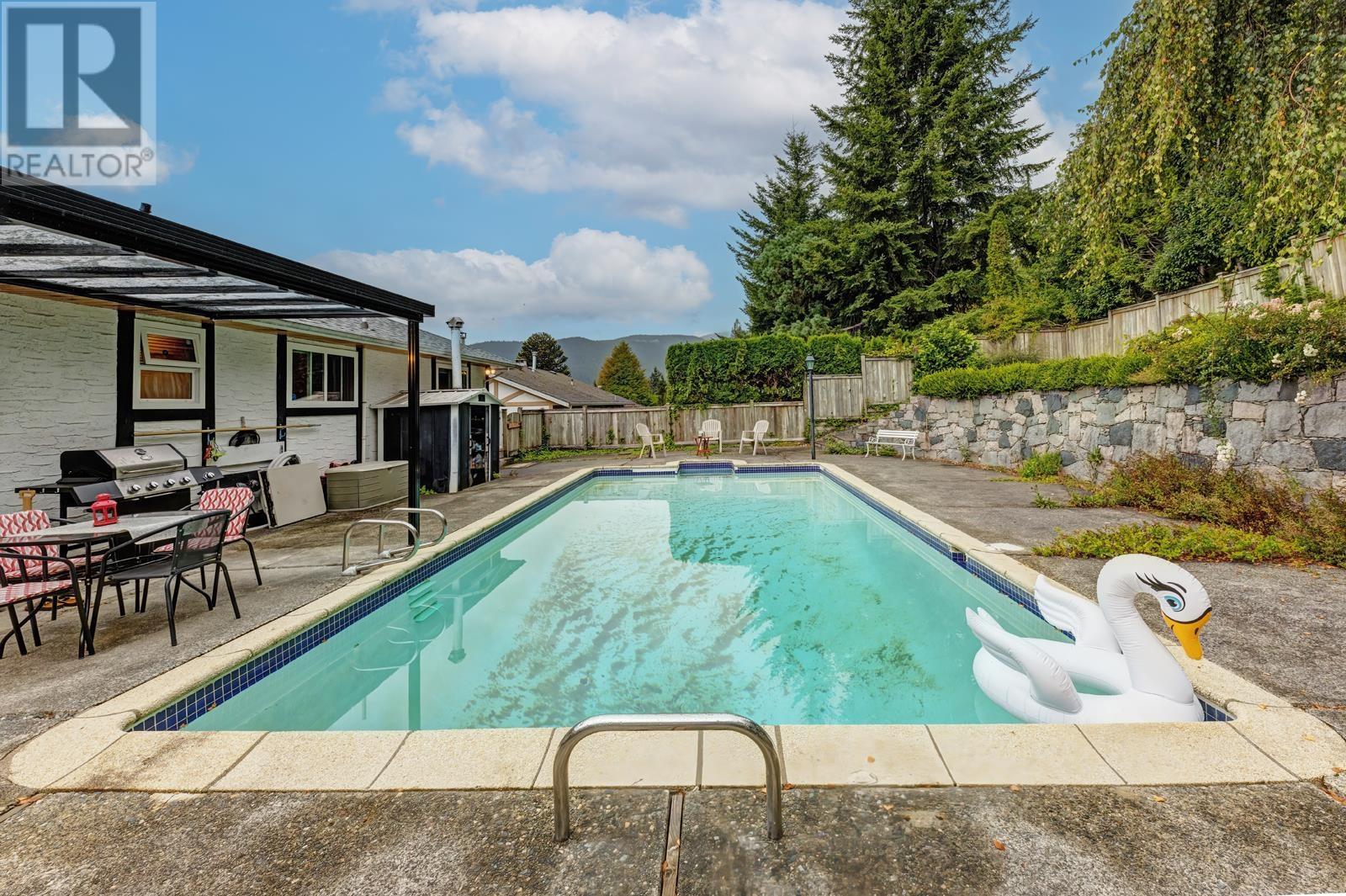 5240 RANGER AVENUE, north vancouver, British Columbia