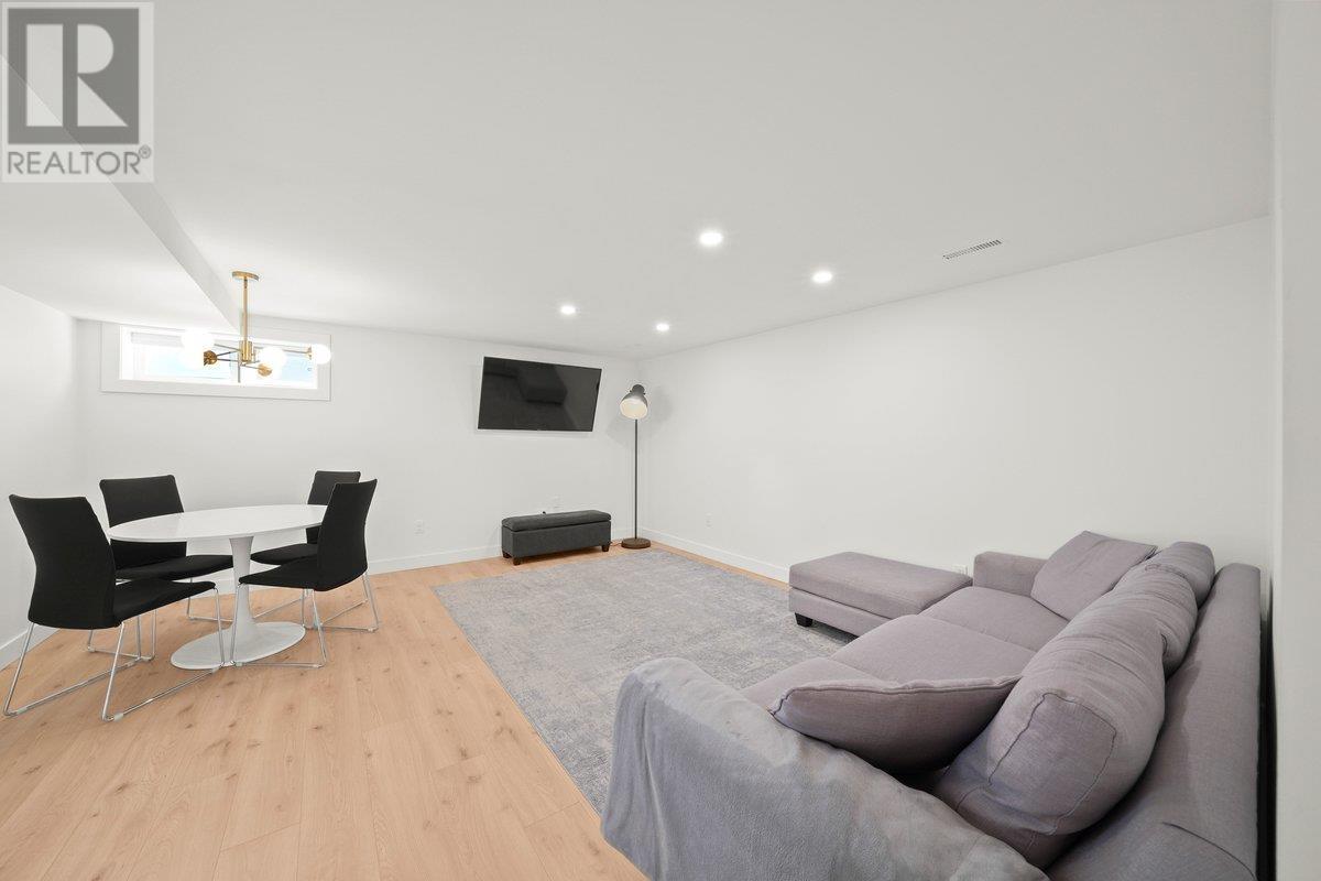2545 Dahlia Court, Coquitlam, British Columbia  V3E 2P1 - Photo 27 - R2828010