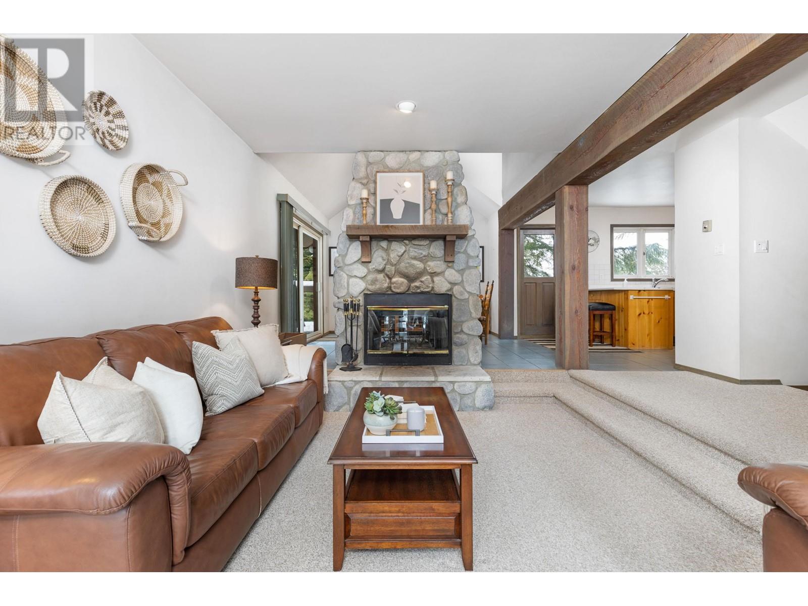 2311 Aspen Court, Whistler, British Columbia  V8E 0A6 - Photo 2 - R2827780