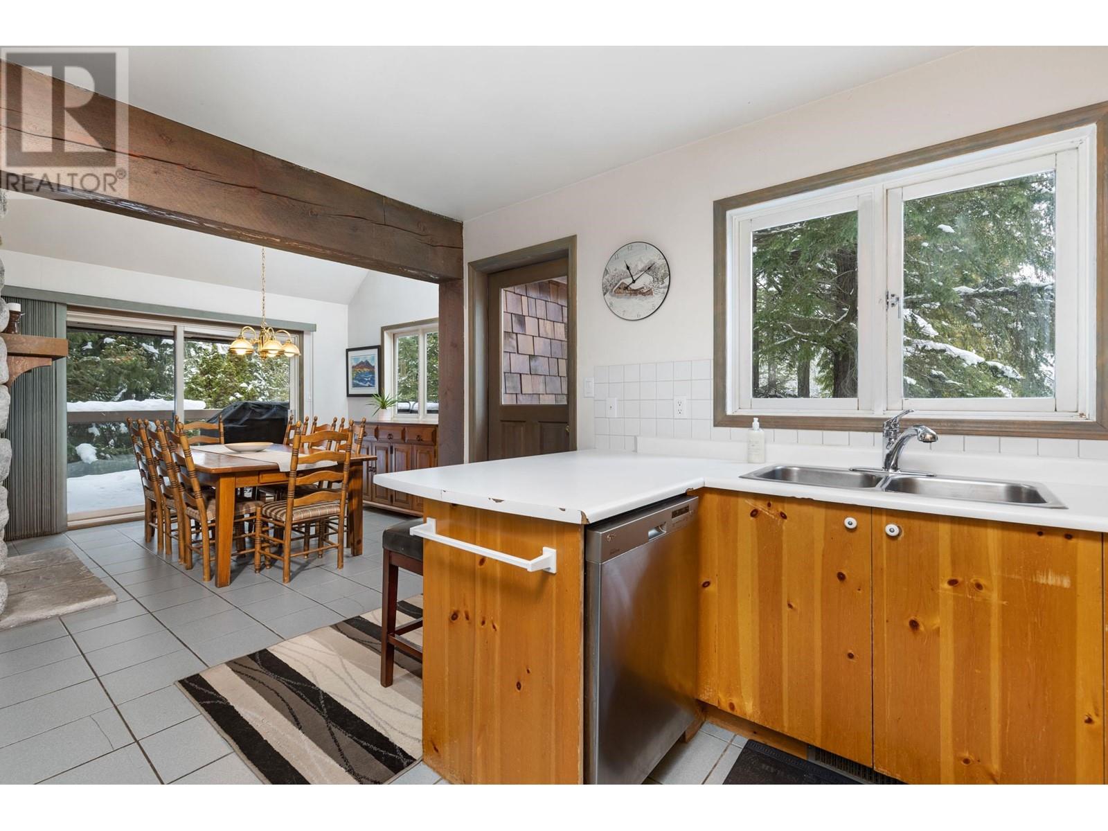 2311 Aspen Court, Whistler, British Columbia  V8E 0A6 - Photo 8 - R2827780