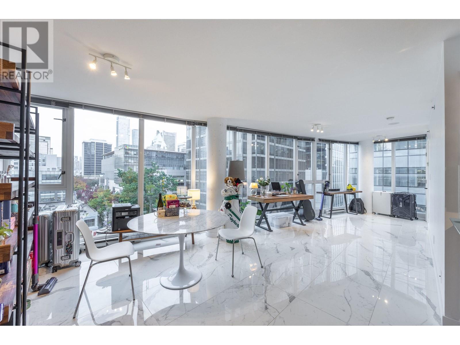 704 822 Seymour Street, Vancouver, British Columbia  V6B 1L7 - Photo 2 - R2827521