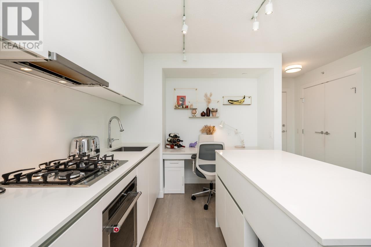 2810 908 Quayside Drive, New Westminster, British Columbia  V3M 0L4 - Photo 5 - R2827717