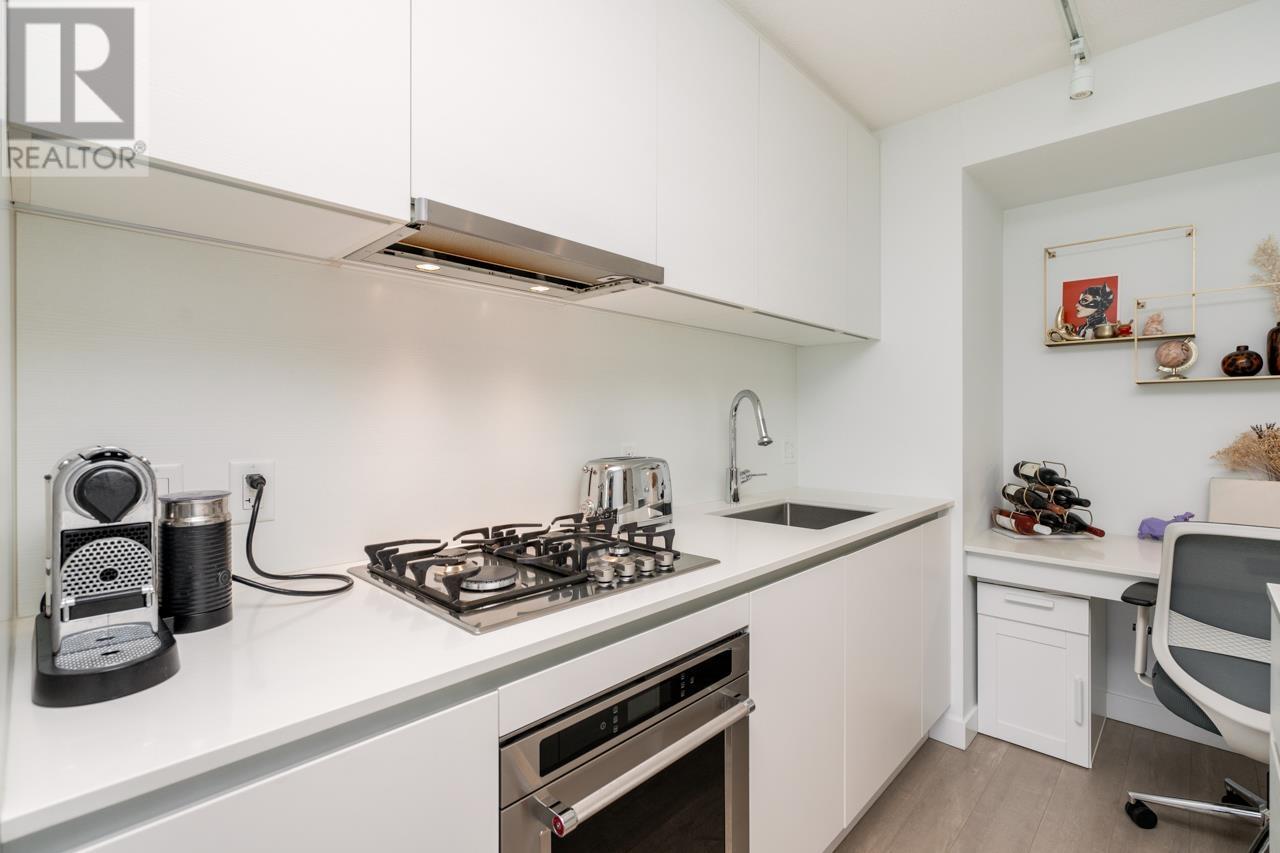 2810 908 Quayside Drive, New Westminster, British Columbia  V3M 0L4 - Photo 6 - R2827717