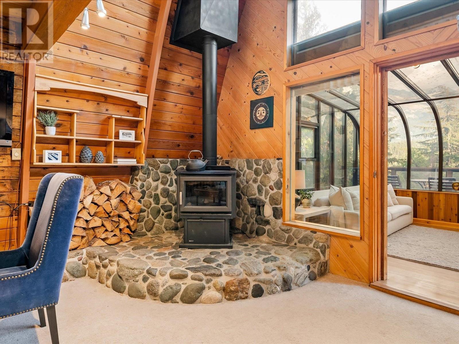9480 Emerald Drive, Whistler, British Columbia  V8E 0G5 - Photo 5 - R2827816