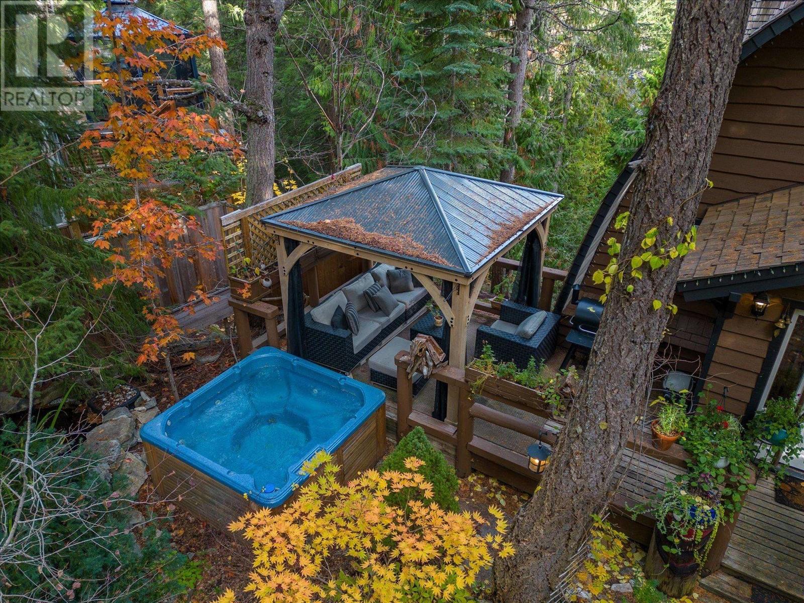 9480 Emerald Drive, Whistler, British Columbia  V8E 0G5 - Photo 17 - R2827816