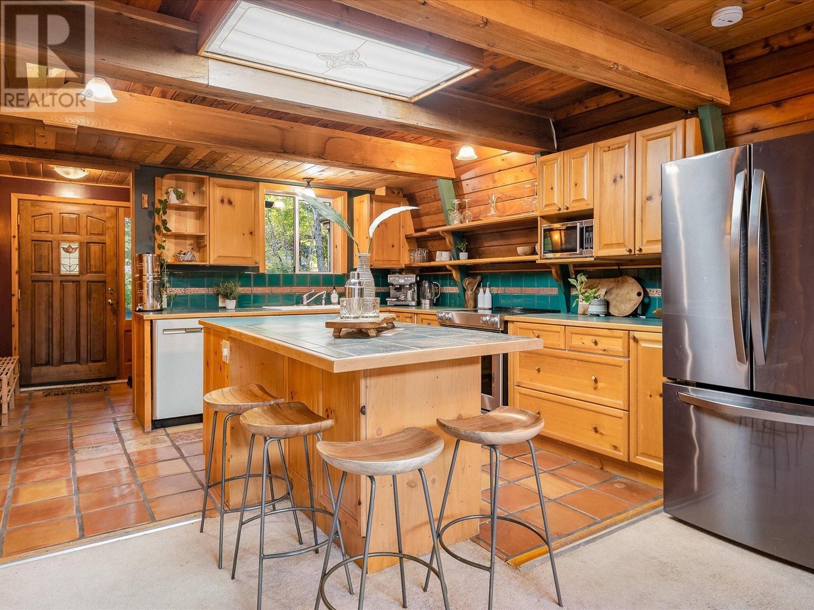 9480 Emerald Drive, Whistler, British Columbia  V8E 0G5 - Photo 10 - R2827816