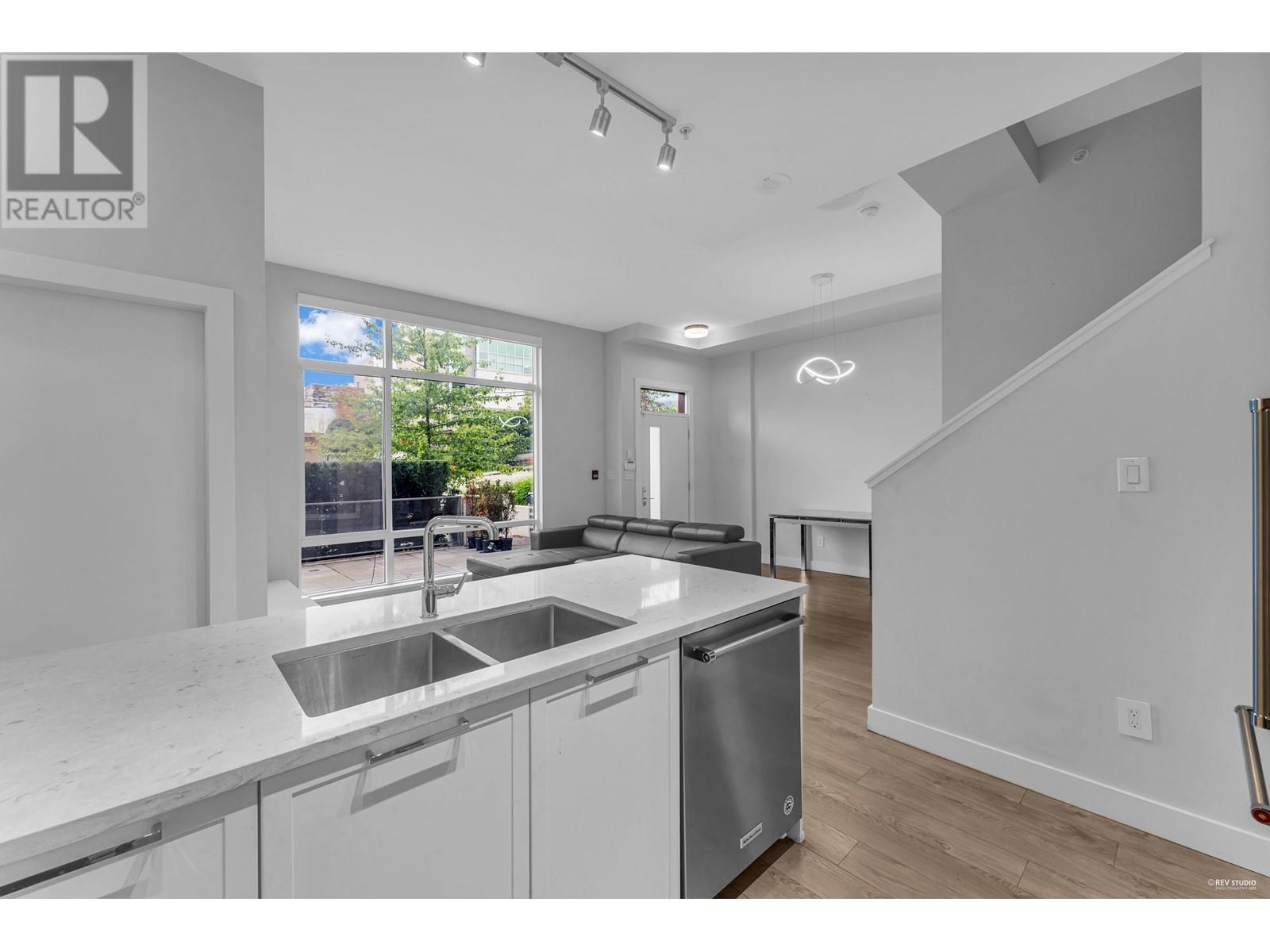 Th2 1728 Gilmore Avenue, Burnaby, British Columbia  V5C 0L3 - Photo 10 - R2827997