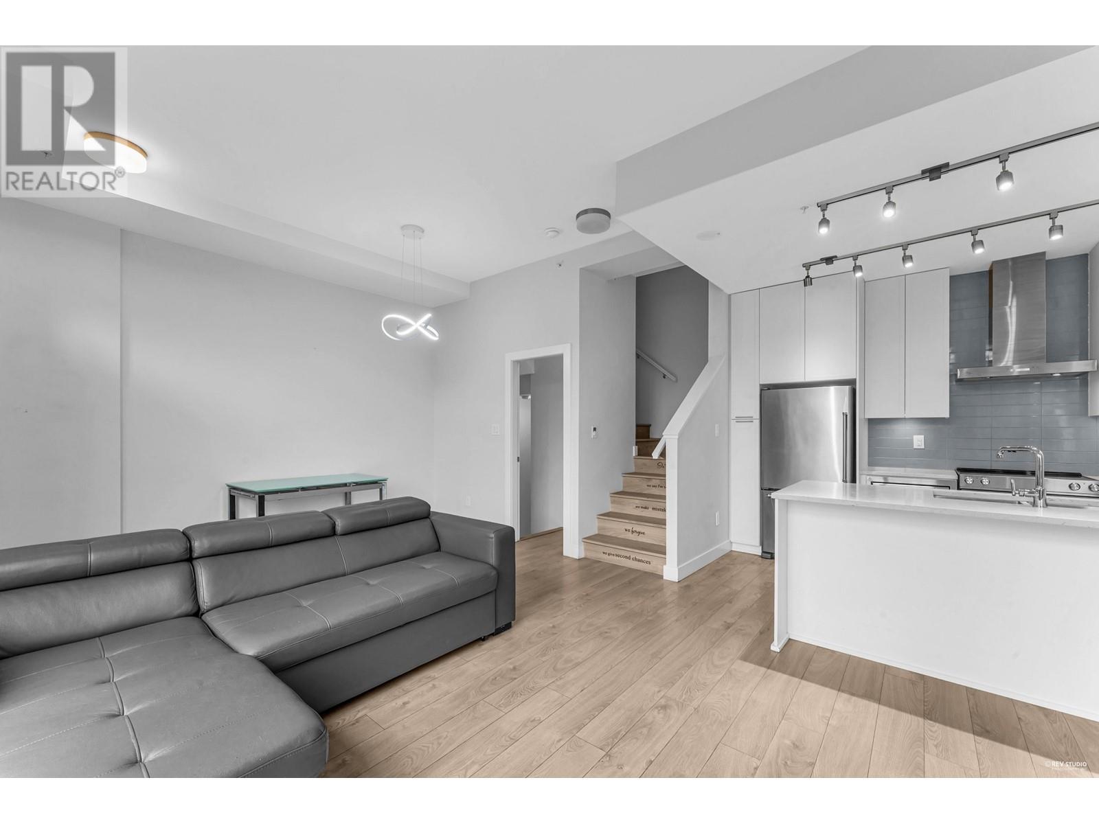 Th2 1728 Gilmore Avenue, Burnaby, British Columbia  V5C 0L3 - Photo 4 - R2827997