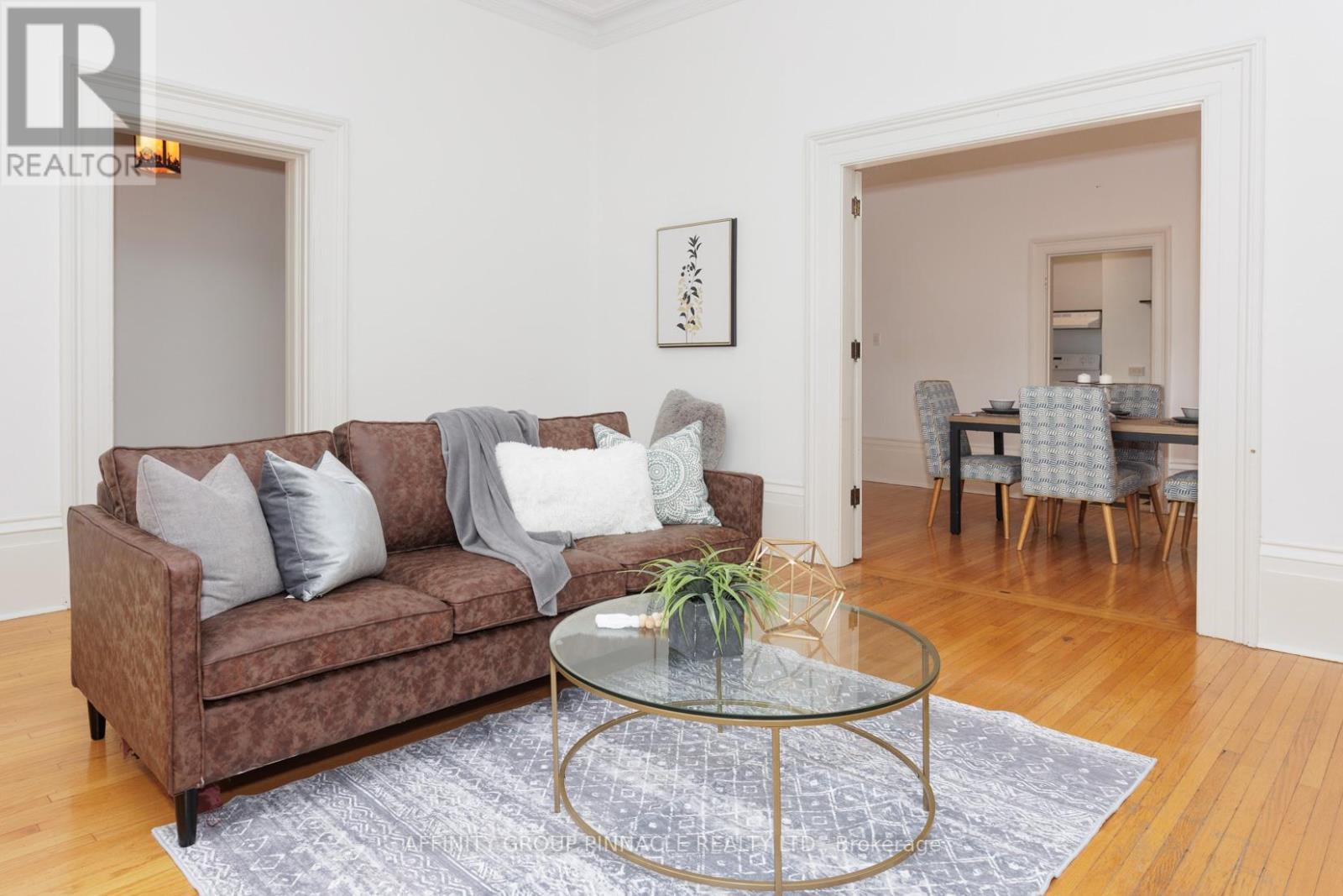 Property at 12 RUSSELL STREET E image 5