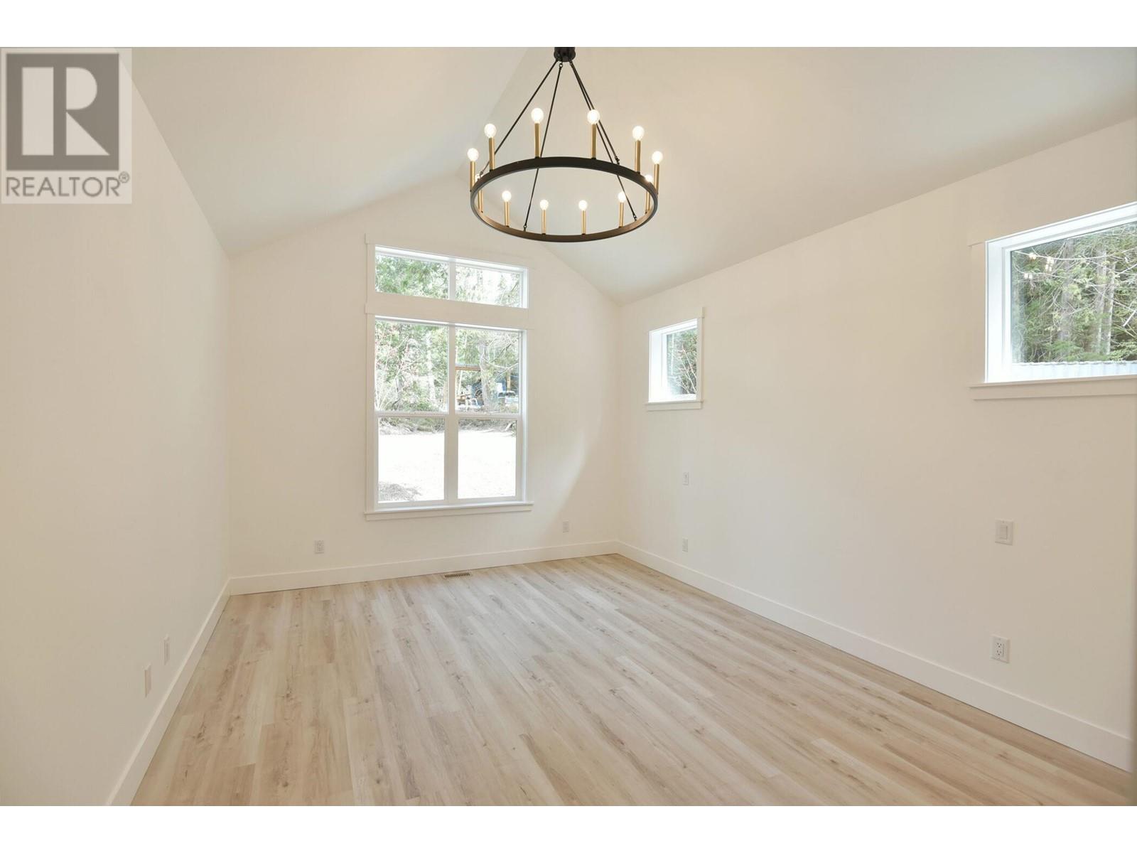 3008 Green Way, Roberts Creek, British Columbia  V0N 2W4 - Photo 16 - R2775591