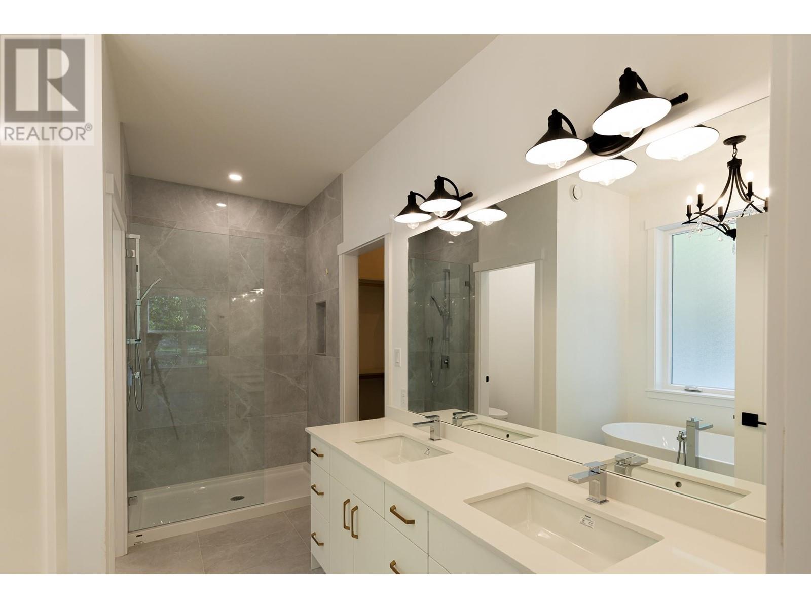 3008 Green Way, Roberts Creek, British Columbia  V0N 2W4 - Photo 21 - R2775591