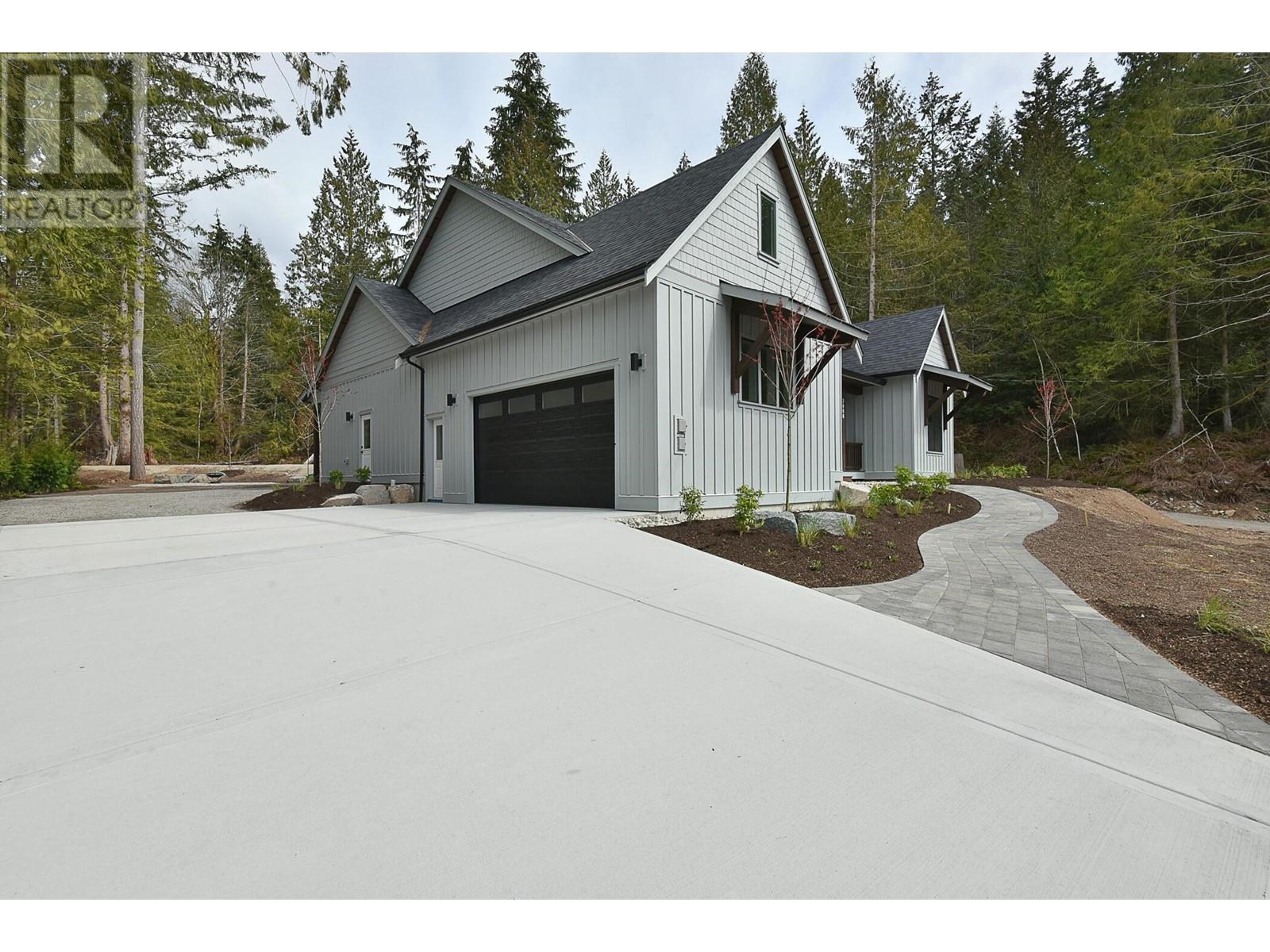 3008 Green Way, Roberts Creek, British Columbia  V0N 2W4 - Photo 3 - R2775591