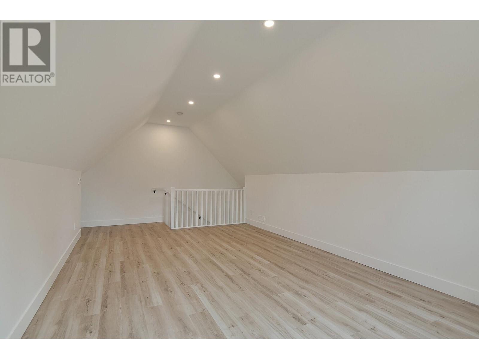3008 Green Way, Roberts Creek, British Columbia  V0N 2W4 - Photo 27 - R2775591