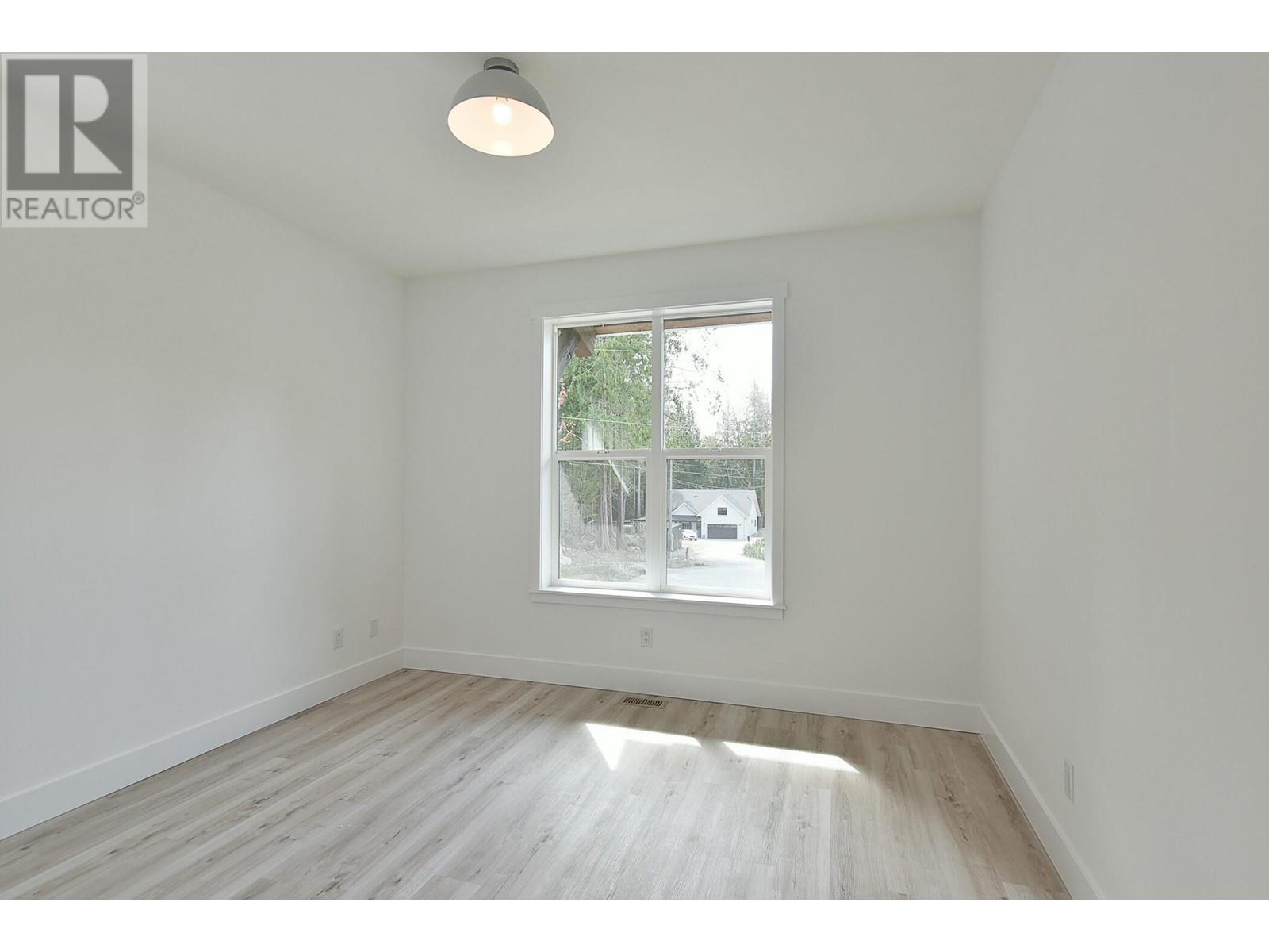 3008 Green Way, Roberts Creek, British Columbia  V0N 2W4 - Photo 22 - R2775591