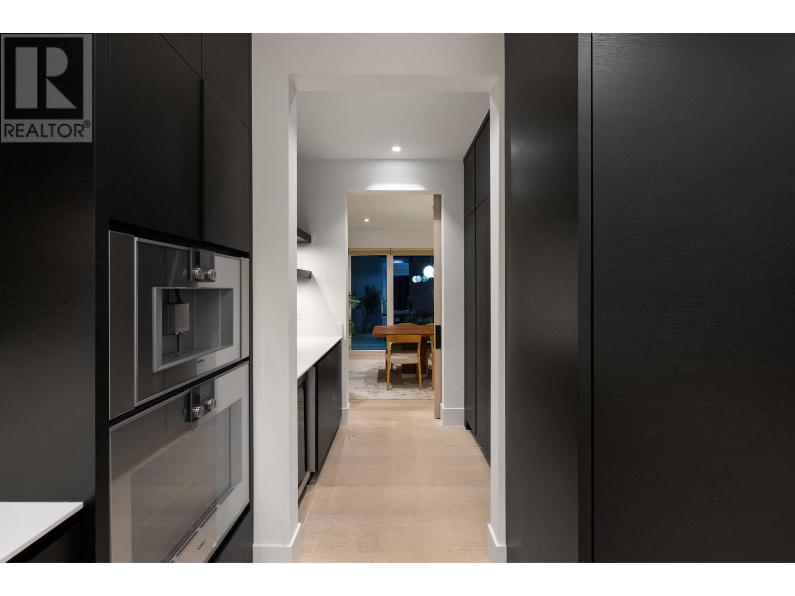 3908 Glenview Crescent, North Vancouver, British Columbia  V7R 3G3 - Photo 12 - R2824945