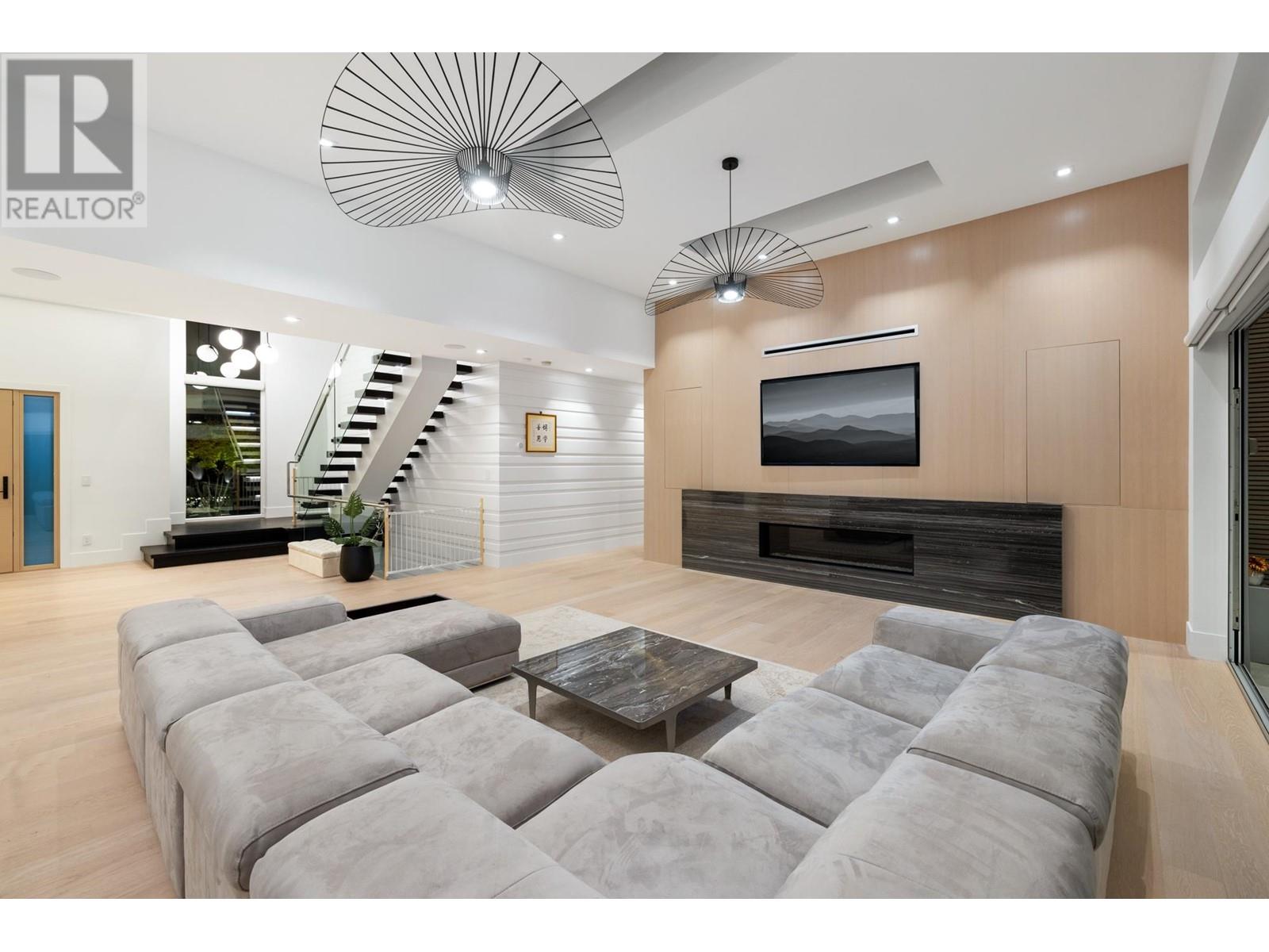 3908 Glenview Crescent, North Vancouver, British Columbia  V7R 3G3 - Photo 17 - R2824945