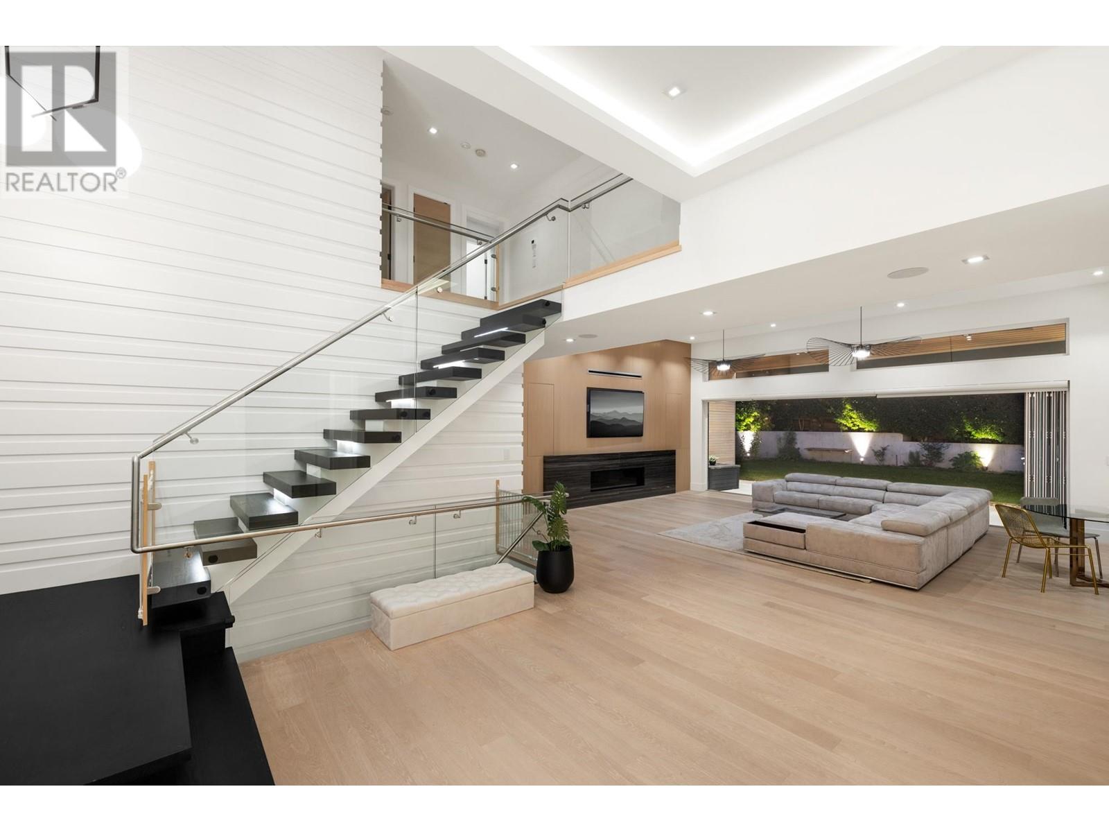 3908 Glenview Crescent, North Vancouver, British Columbia  V7R 3G3 - Photo 18 - R2824945