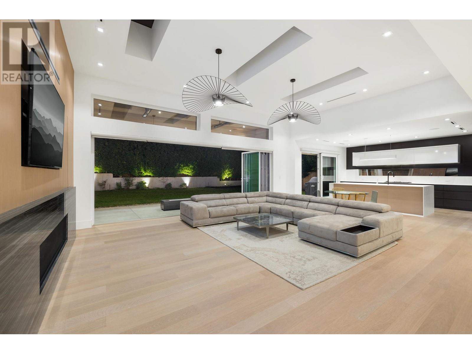 3908 Glenview Crescent, North Vancouver, British Columbia  V7R 3G3 - Photo 15 - R2824945