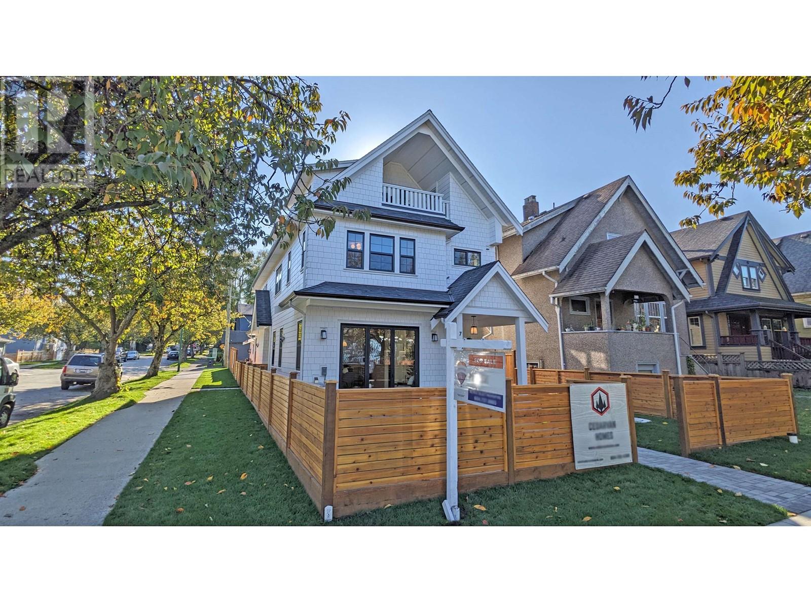 792 E 11TH AVENUE, vancouver, British Columbia