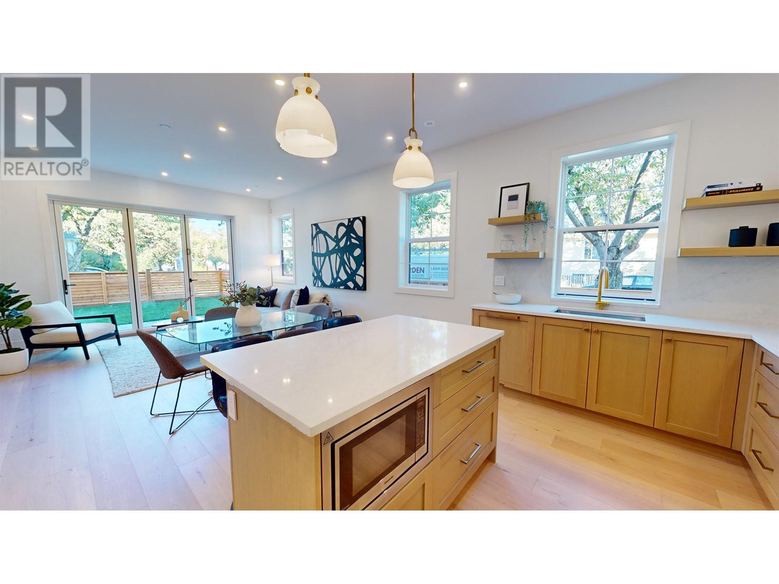 792 E 11th Avenue, Vancouver, British Columbia  V5T 2E5 - Photo 10 - R2828011