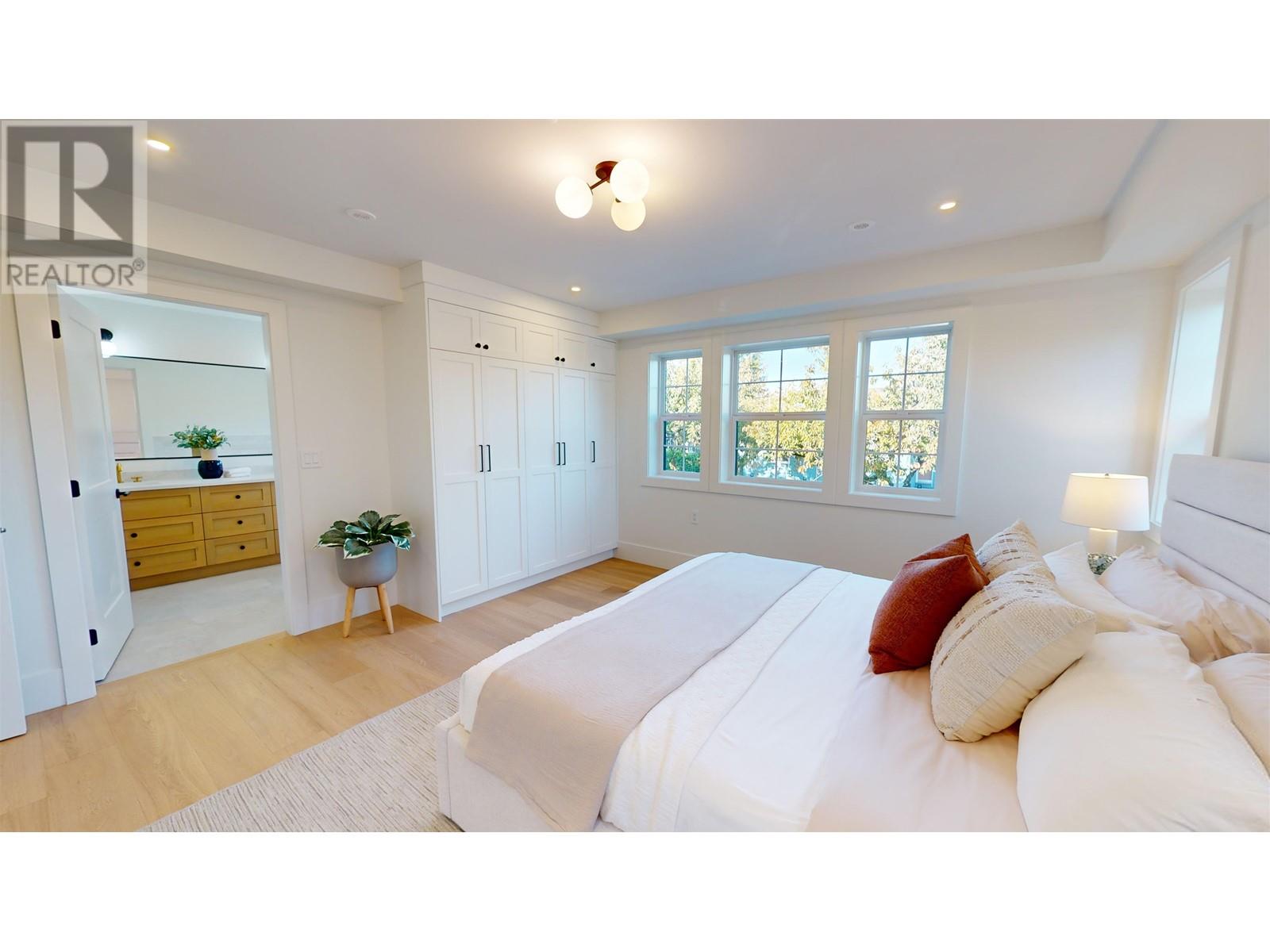 792 E 11th Avenue, Vancouver, British Columbia  V5T 2E5 - Photo 15 - R2828011