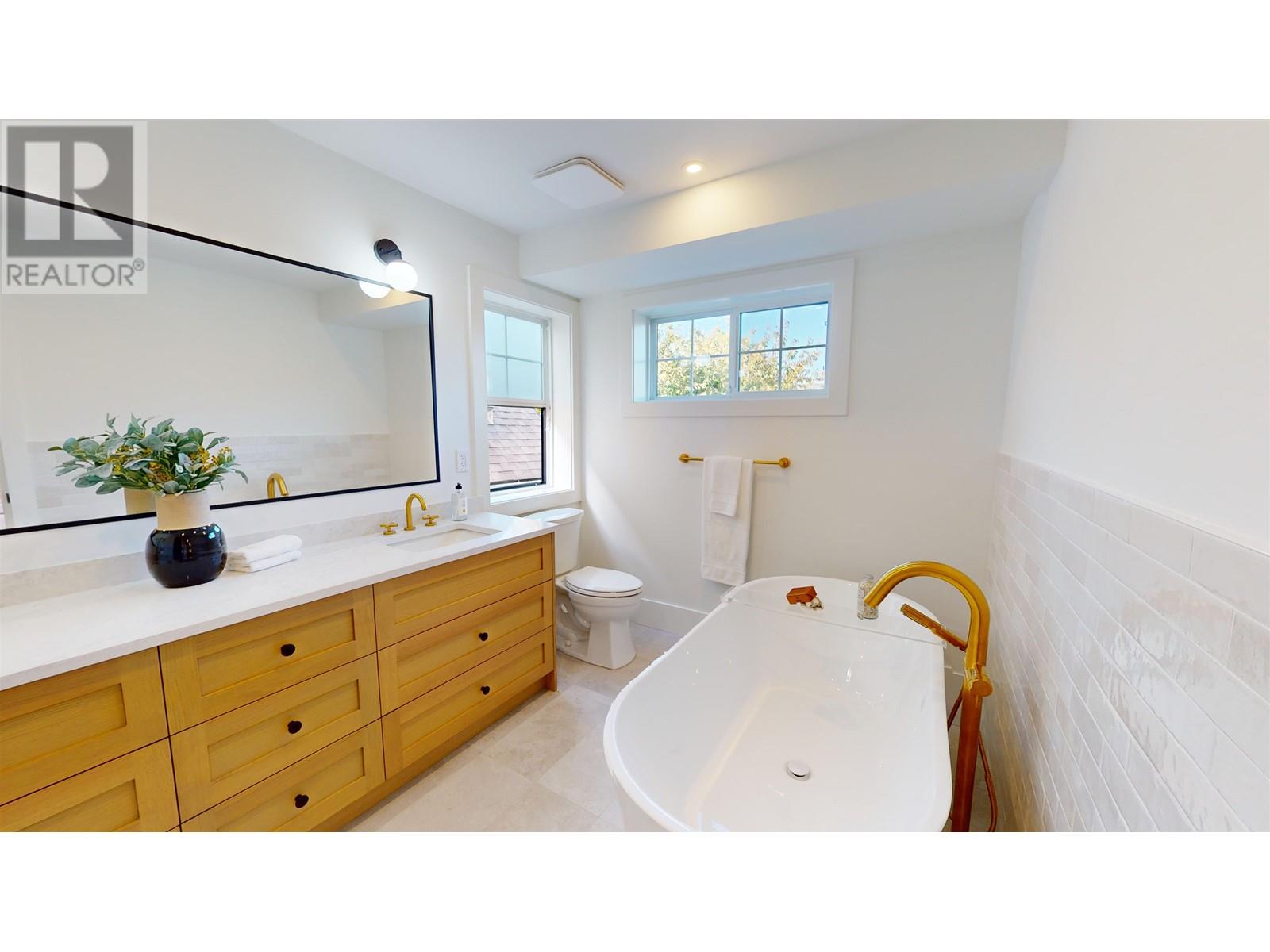 792 E 11th Avenue, Vancouver, British Columbia  V5T 2E5 - Photo 16 - R2828011