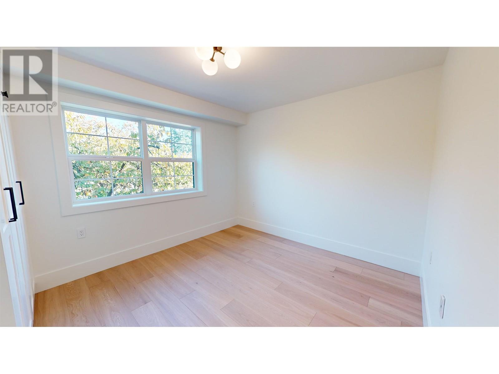 792 E 11th Avenue, Vancouver, British Columbia  V5T 2E5 - Photo 18 - R2828011