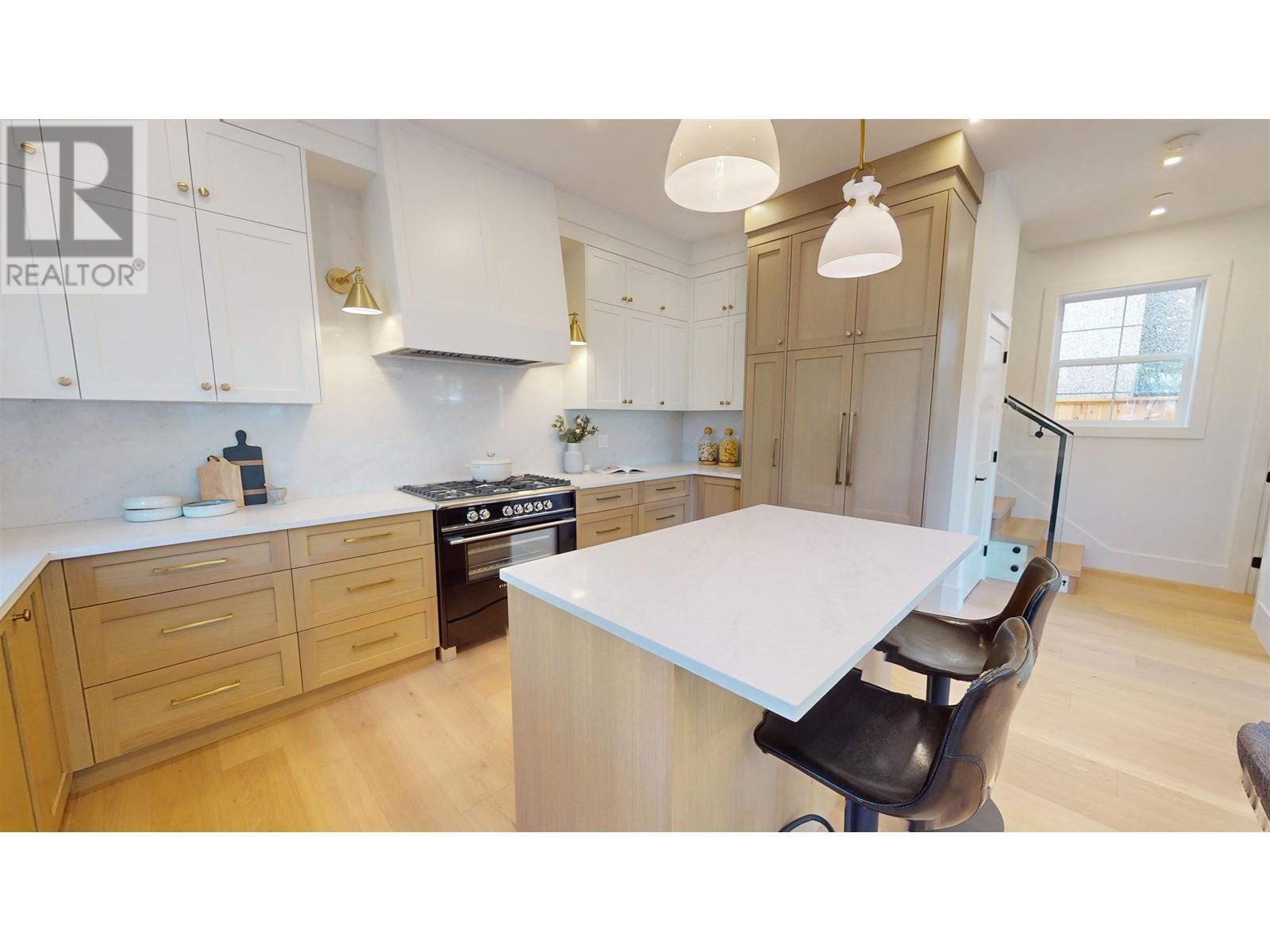 792 E 11th Avenue, Vancouver, British Columbia  V5T 2E5 - Photo 8 - R2828011