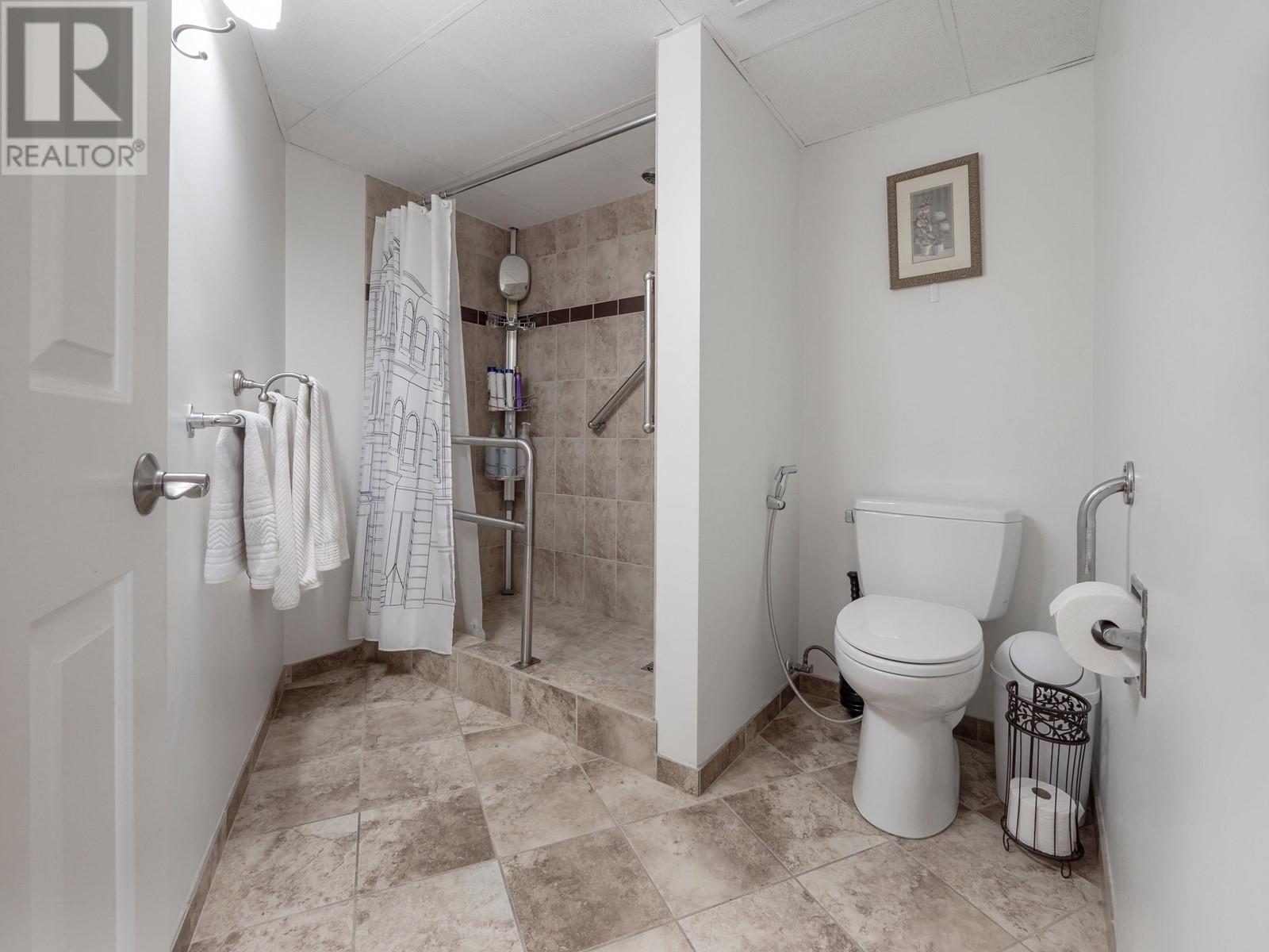 104 5477 Wharf Avenue, Sechelt, British Columbia  V7Z 0H5 - Photo 16 - R2828020