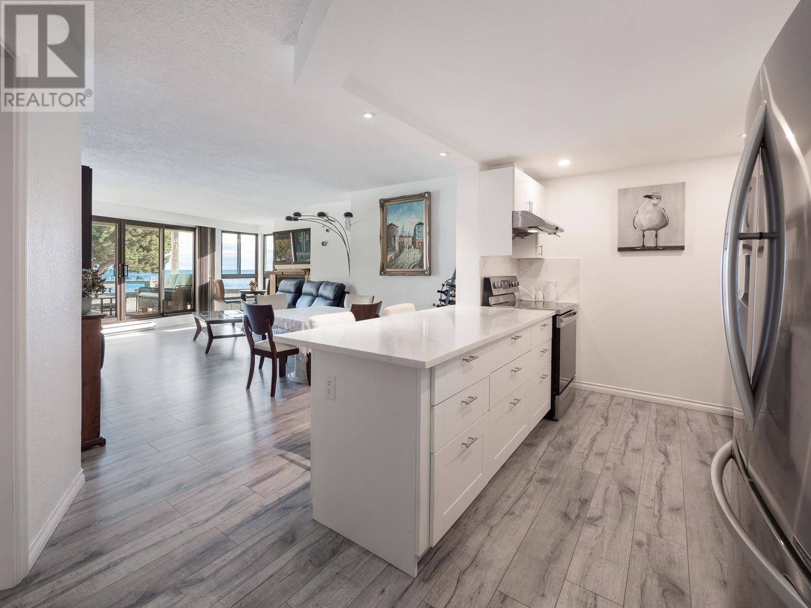 104 5477 Wharf Avenue, Sechelt, British Columbia  V7Z 0H5 - Photo 5 - R2828020