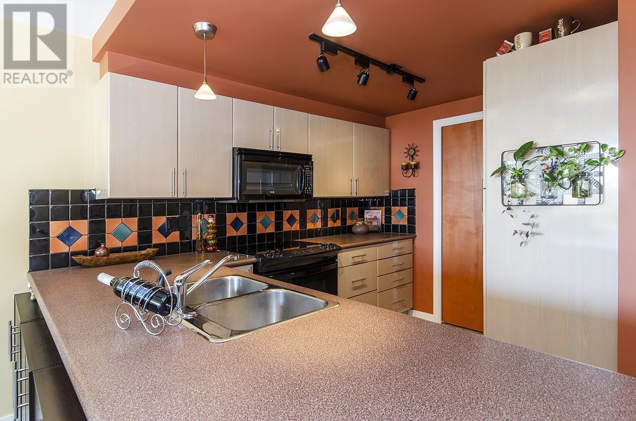 402 212 Lonsdale Avenue, North Vancouver, British Columbia  V7M 2G1 - Photo 10 - R2828045