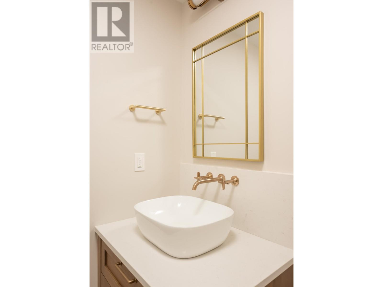 1 1456 W 45th Avenue, Vancouver, British Columbia  V6M 2H1 - Photo 7 - R2828050