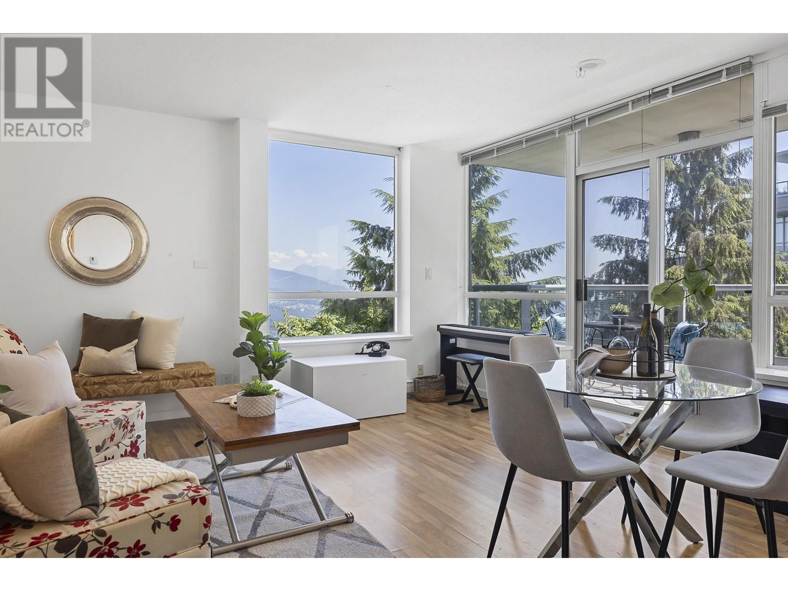 905 9262 UNIVERSITY CRESCENT, burnaby, British Columbia