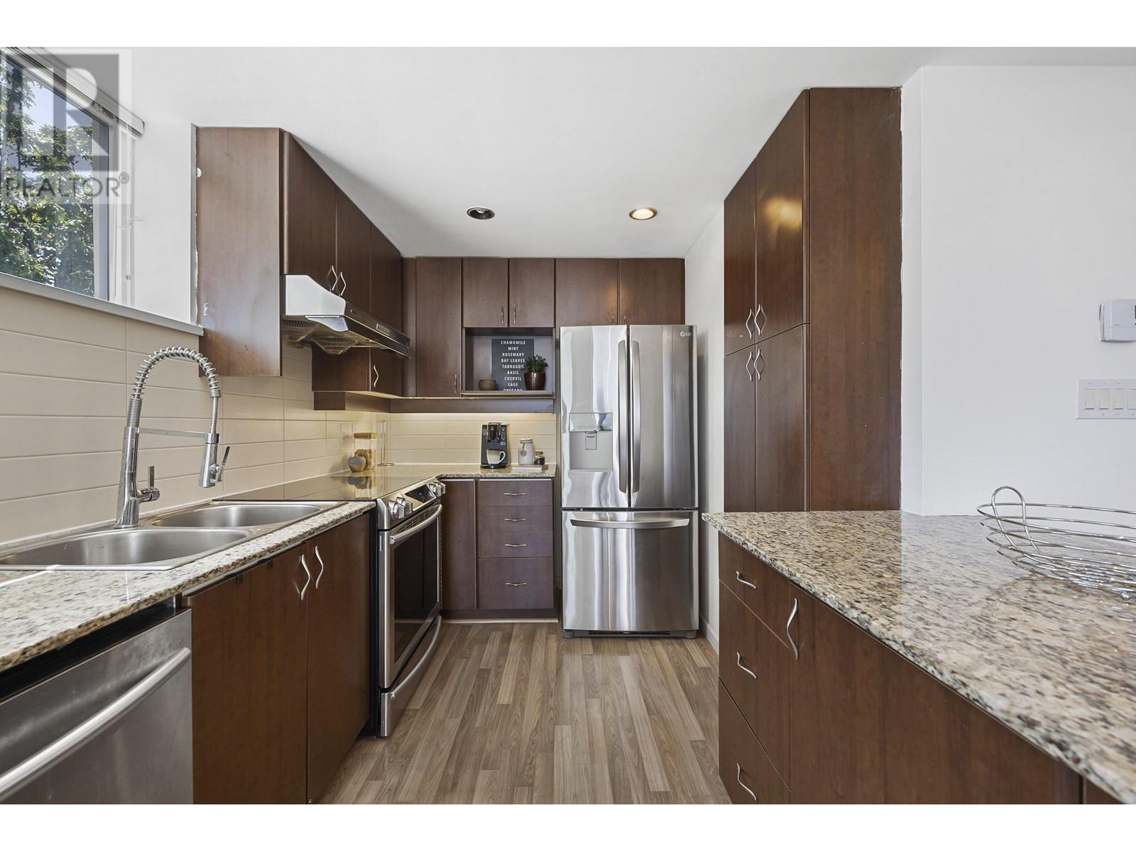 905 9262 University Crescent, Burnaby, British Columbia  V5A 0A4 - Photo 9 - R2828064