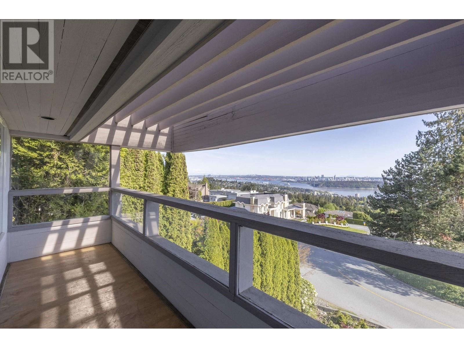 2206 Westhill Drive, West Vancouver, British Columbia  V7S 2Z5 - Photo 26 - R2828013