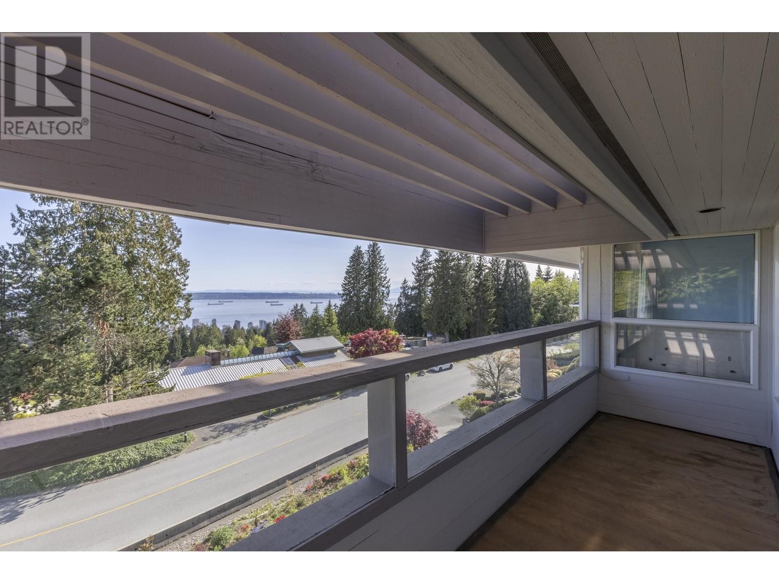 2206 Westhill Drive, West Vancouver, British Columbia  V7S 2Z5 - Photo 27 - R2828013