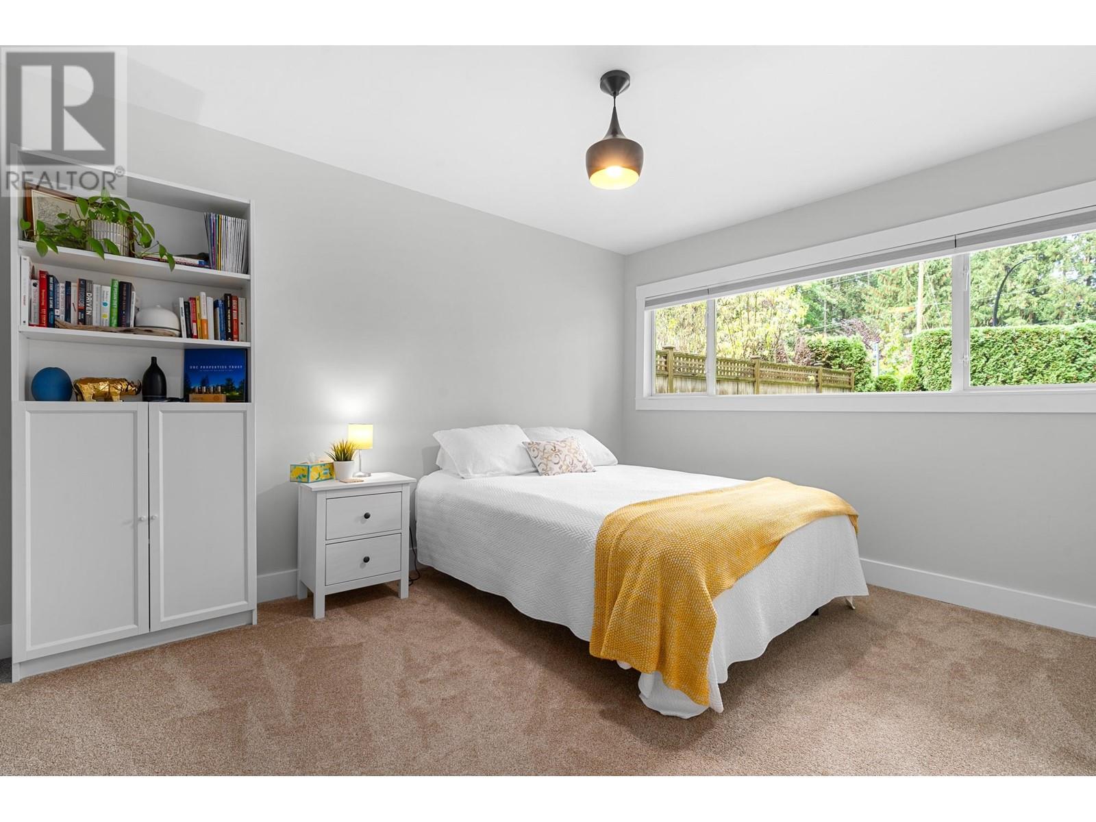 2052 Mackay Avenue, North Vancouver, British Columbia  V7P 2M7 - Photo 10 - R2828027