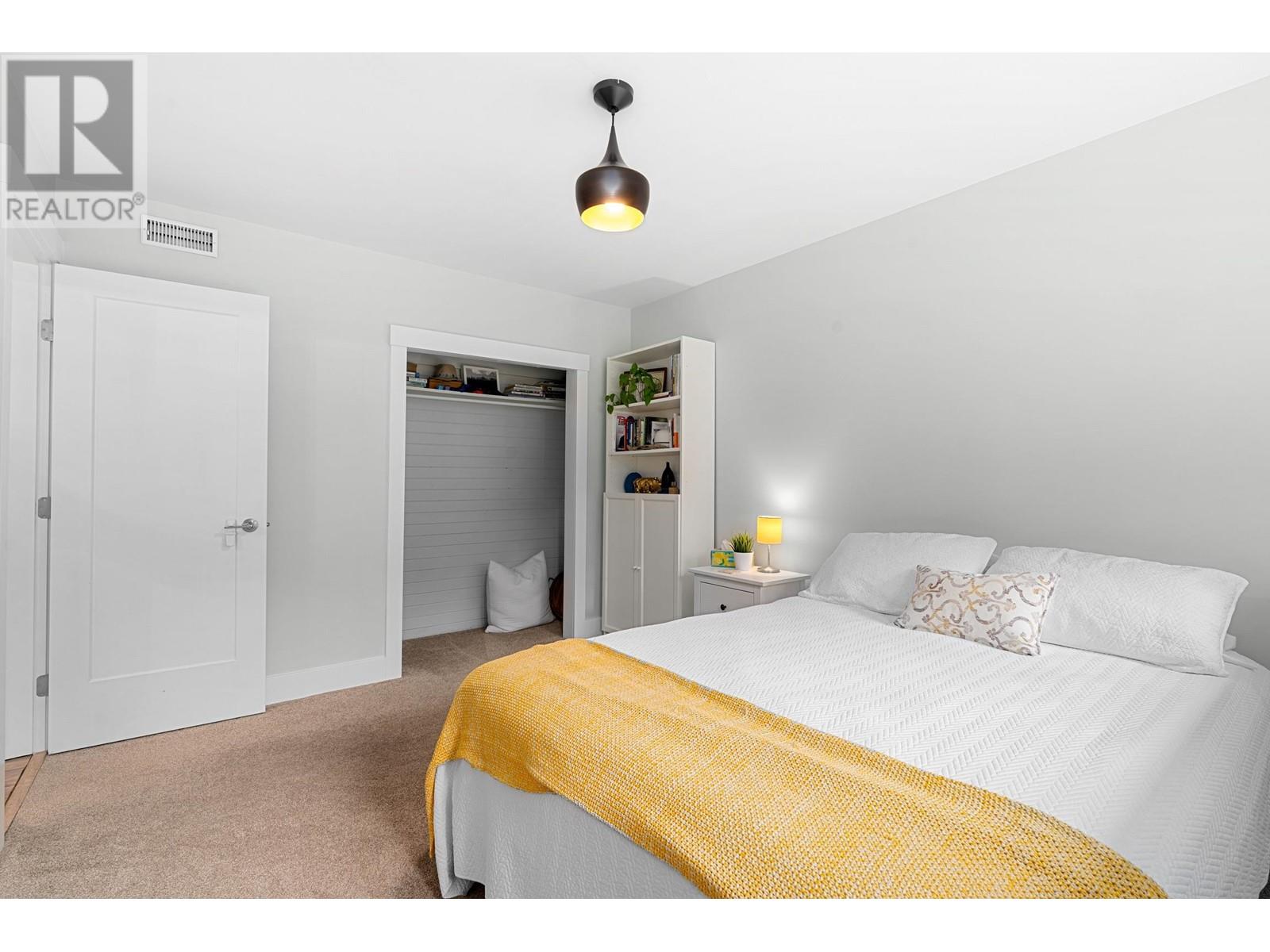 2052 Mackay Avenue, North Vancouver, British Columbia  V7P 2M7 - Photo 11 - R2828027