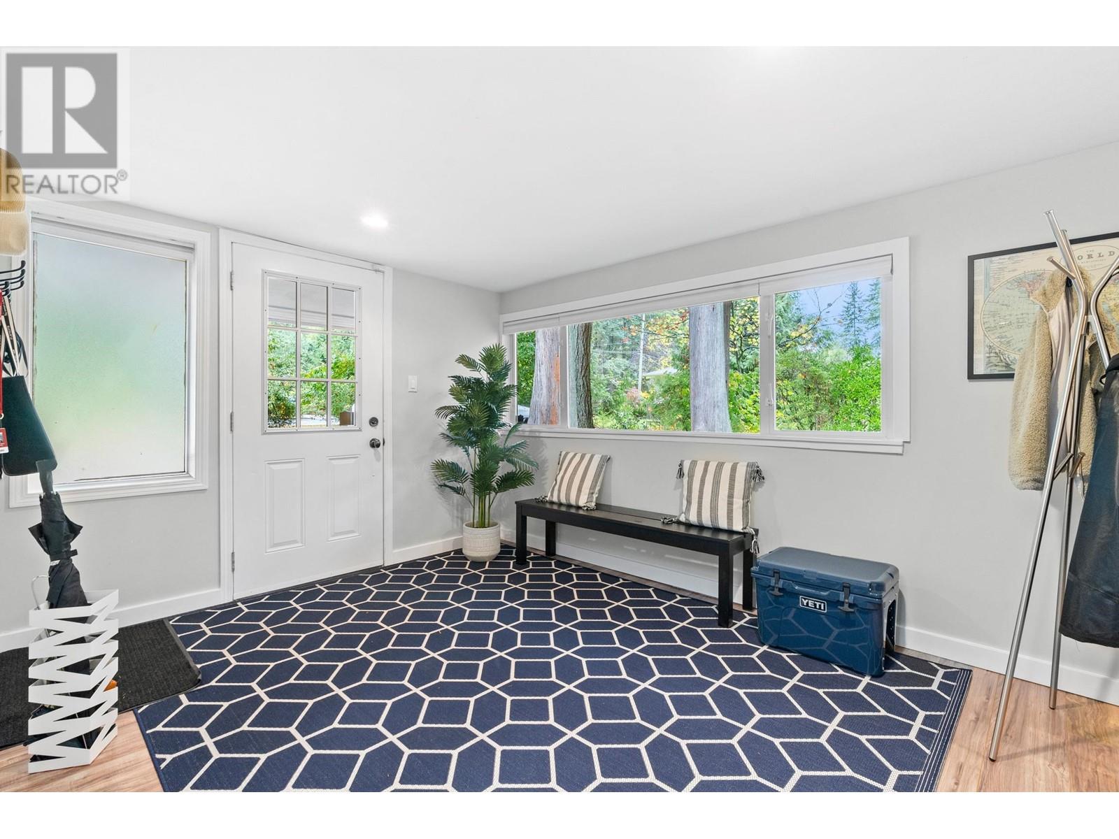2052 Mackay Avenue, North Vancouver, British Columbia  V7P 2M7 - Photo 13 - R2828027
