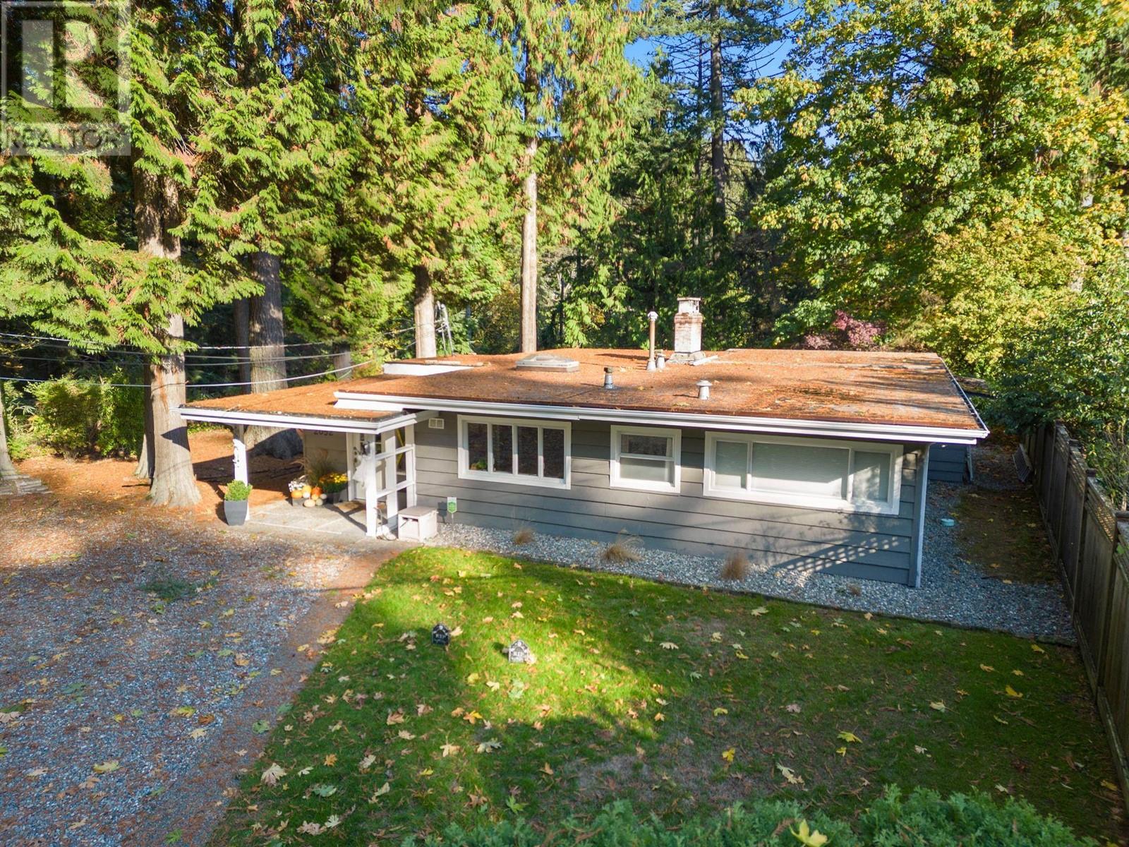 2052 Mackay Avenue, North Vancouver, British Columbia  V7P 2M7 - Photo 17 - R2828027