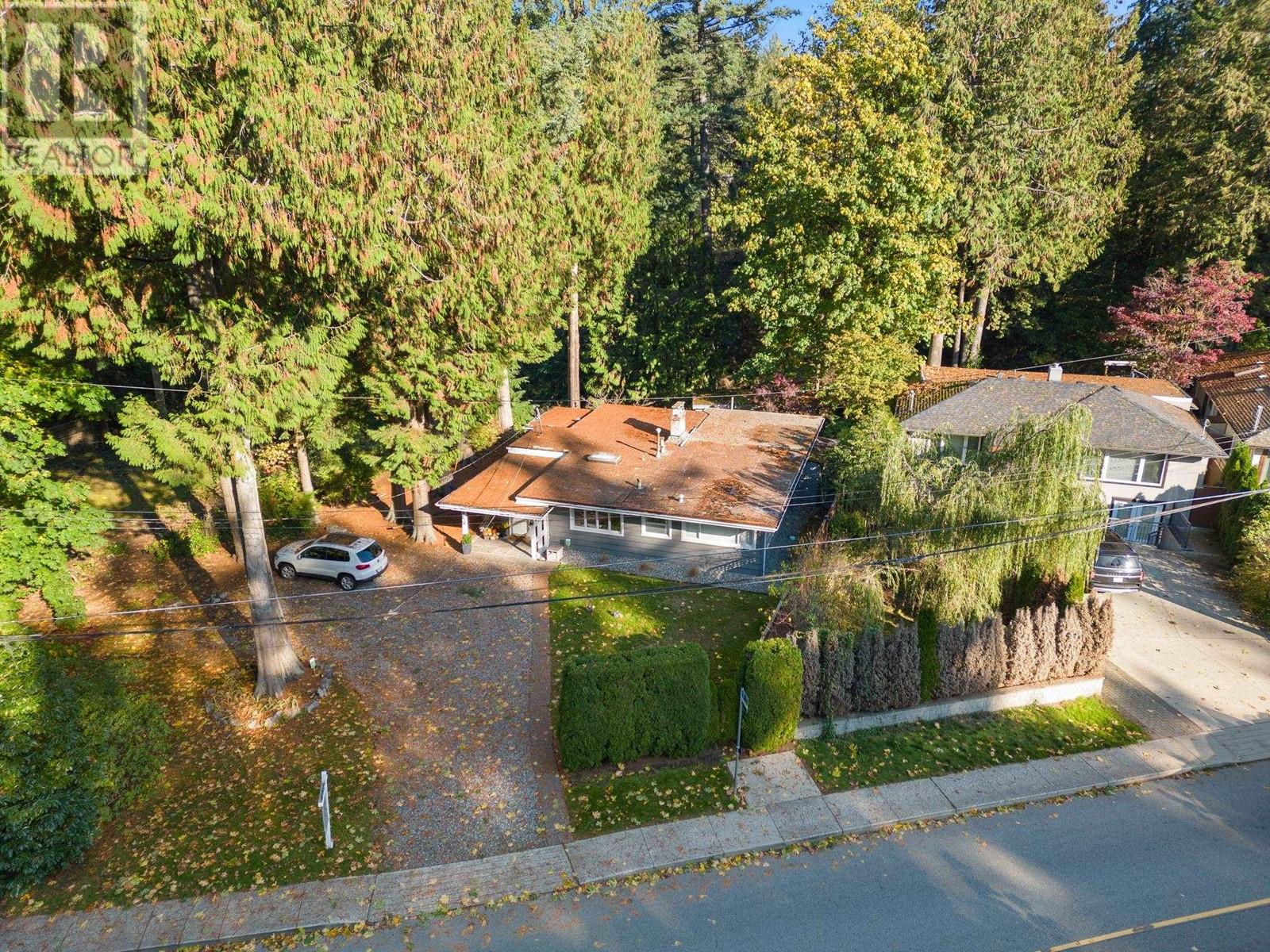 2052 Mackay Avenue, North Vancouver, British Columbia  V7P 2M7 - Photo 18 - R2828027